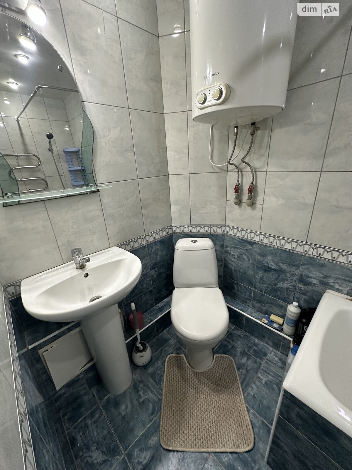 Продажа трехкомнатной квартиры в Днепре, на ул. Квартальная 23, район 12 квартал фото 1