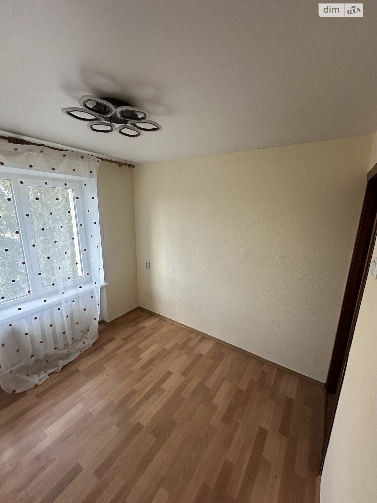 Продажа трехкомнатной квартиры в Днепре, на ул. Квартальная 23, район 12 квартал фото 1