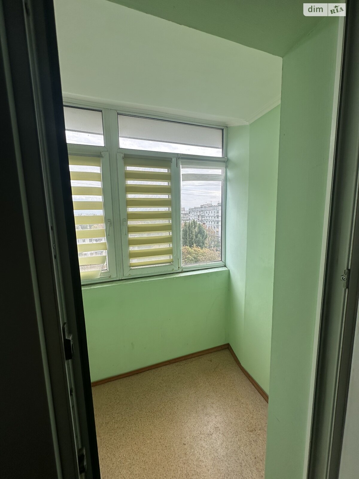 Продажа трехкомнатной квартиры в Днепре, на ул. Квартальная 23, район 12 квартал фото 1