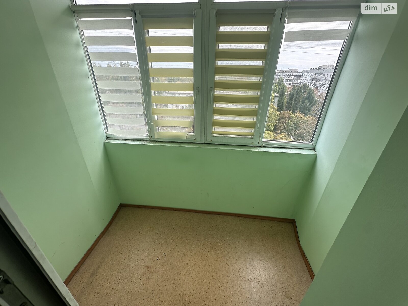 Продажа трехкомнатной квартиры в Днепре, на ул. Квартальная 23, район 12 квартал фото 1