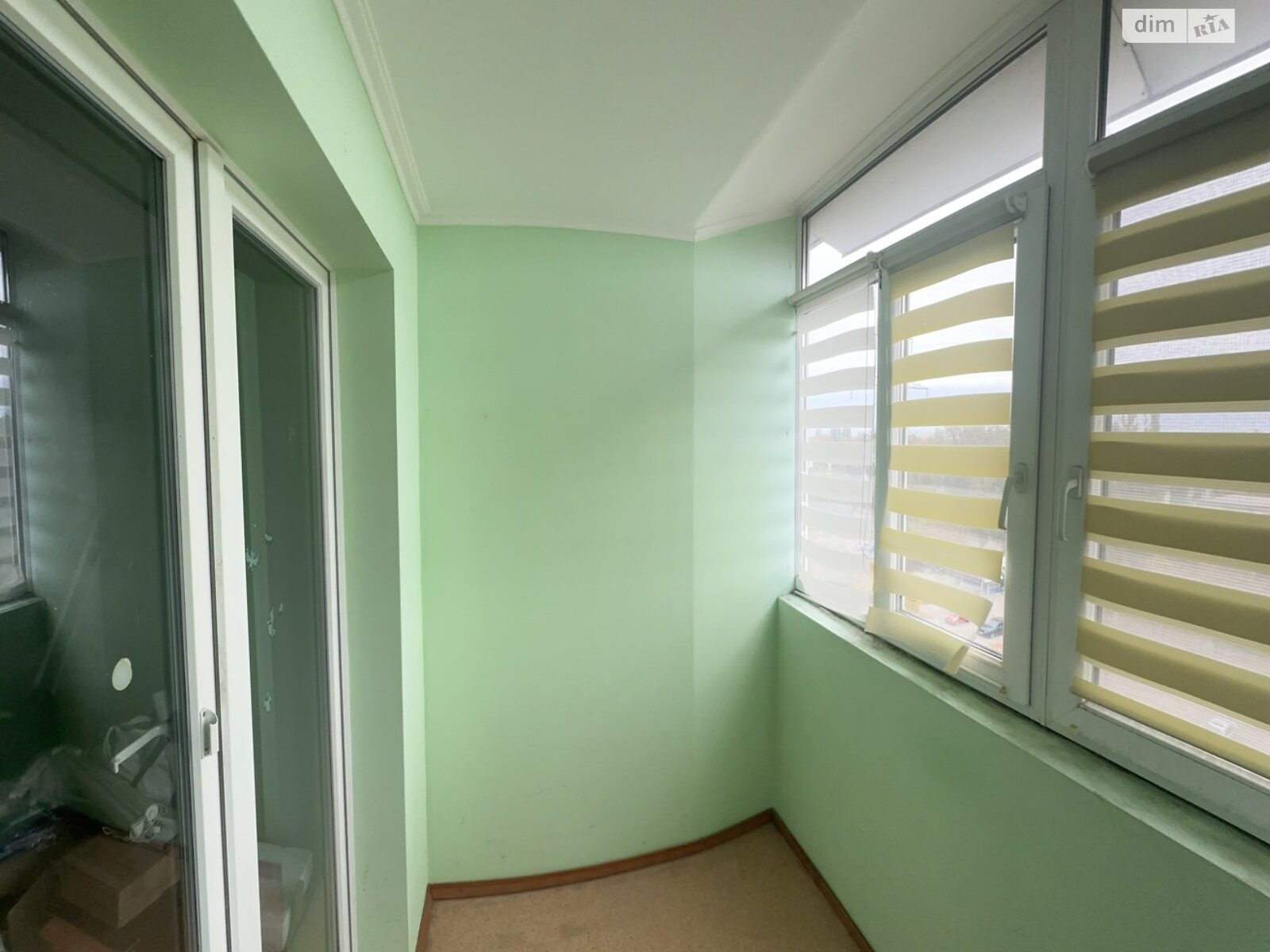 Продажа трехкомнатной квартиры в Днепре, на ул. Квартальная 23, район 12 квартал фото 1