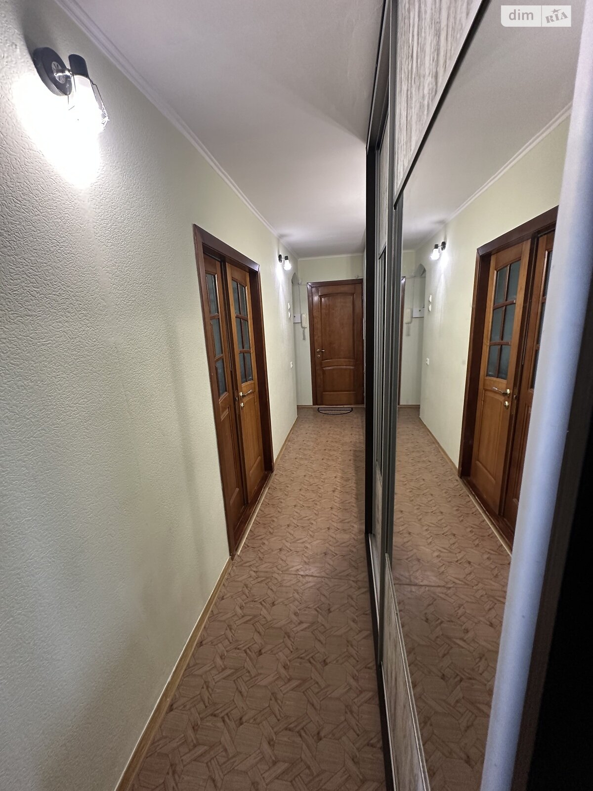 Продажа трехкомнатной квартиры в Днепре, на ул. Квартальная 23, район 12 квартал фото 1