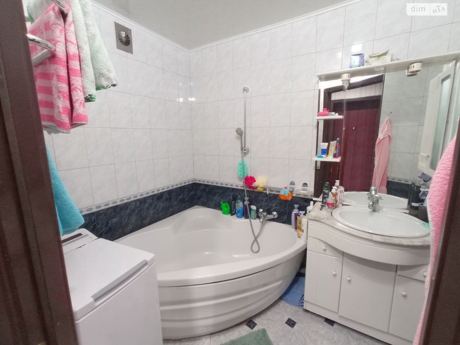 Продаж п`ятикімнатної квартири в Дніпрі, на вул. Солідарна 2, район 12 квартал фото 1 Продаж п`ятикімнатної квартири в Дніпрі, на вул. Солідарна 2, район 12 квартал фото 1