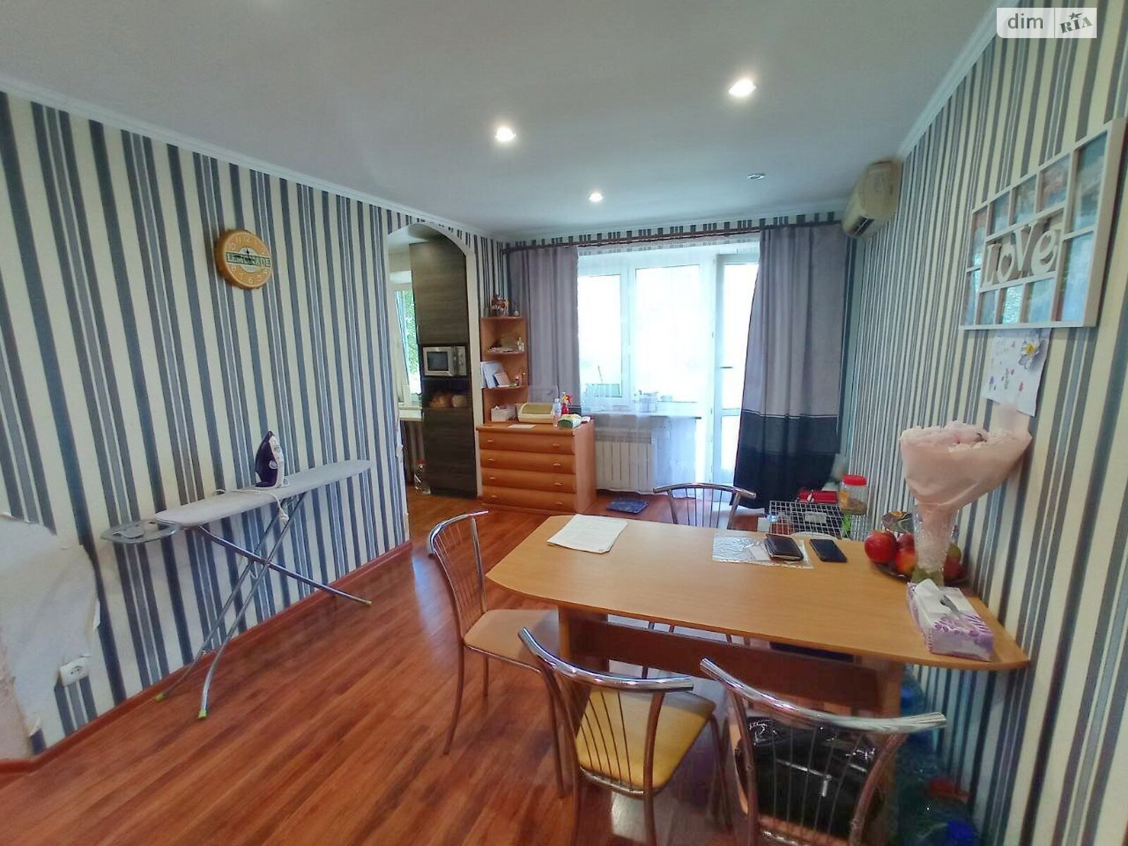 Продаж п`ятикімнатної квартири в Дніпрі, на вул. Солідарна 2, кв. 48, район 12 квартал фото 1 Продаж п`ятикімнатної квартири в Дніпрі, на вул. Солідарна 2, кв. 48, район 12 квартал фото 1