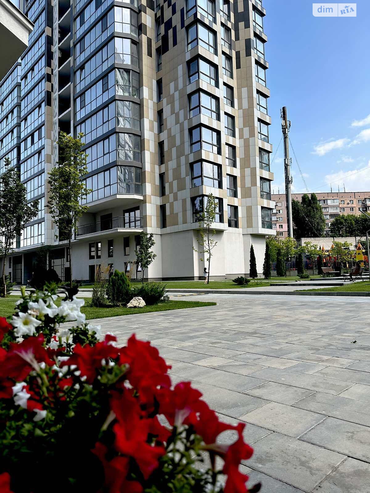 Продажа трехкомнатной квартиры в Днепре, на просп. Науки 112А, фото 1