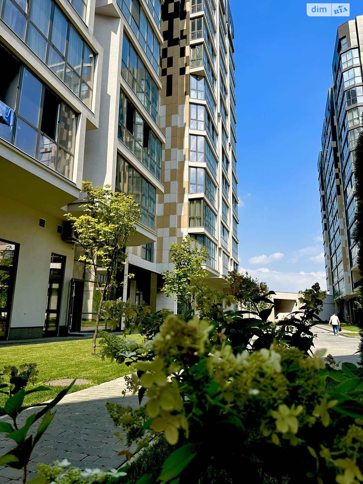 Продажа трехкомнатной квартиры в Днепре, на просп. Науки 112А, фото 1
