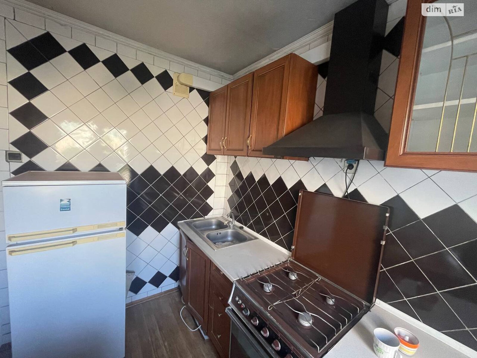 Продажа трехкомнатной квартиры в Днепре, на шоссе Донецкое 1, район Амур-Нижнеднепровский фото 1 Продажа трехкомнатной квартиры в Днепре, на шоссе Донецкое 1, район Амур-Нижнеднепровский фото 1