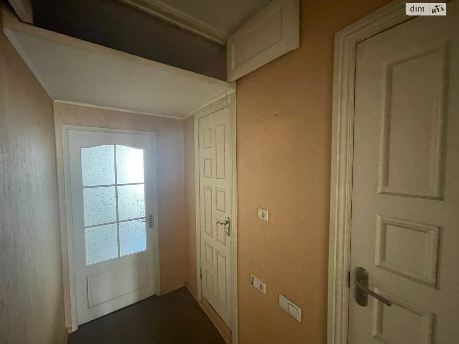 Продажа трехкомнатной квартиры в Днепре, на шоссе Донецкое 1, район Амур-Нижнеднепровский фото 1 Продажа трехкомнатной квартиры в Днепре, на шоссе Донецкое 1, район Амур-Нижнеднепровский фото 1