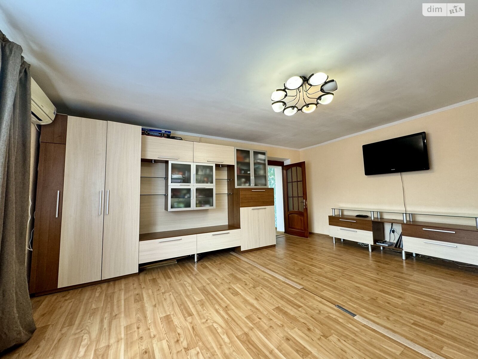 Продажа трехкомнатной квартиры в Днепре, на ул. Галины Мазепы 63, район Амур-Нижнеднепровский фото 1