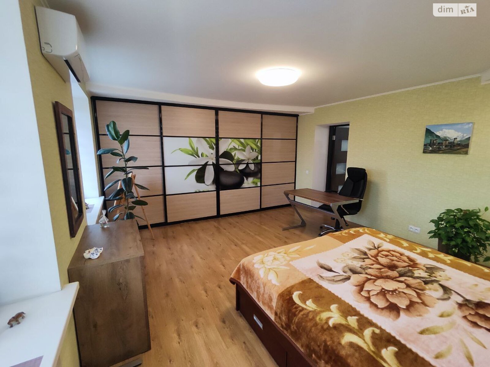 Продаж трикімнатної квартири в Дніпрі, на вул. Новоселівська 27, район Амур-Нижньодніпровський фото 1 Продаж трикімнатної квартири в Дніпрі, на вул. Новоселівська 27, район Амур-Нижньодніпровський фото 1
