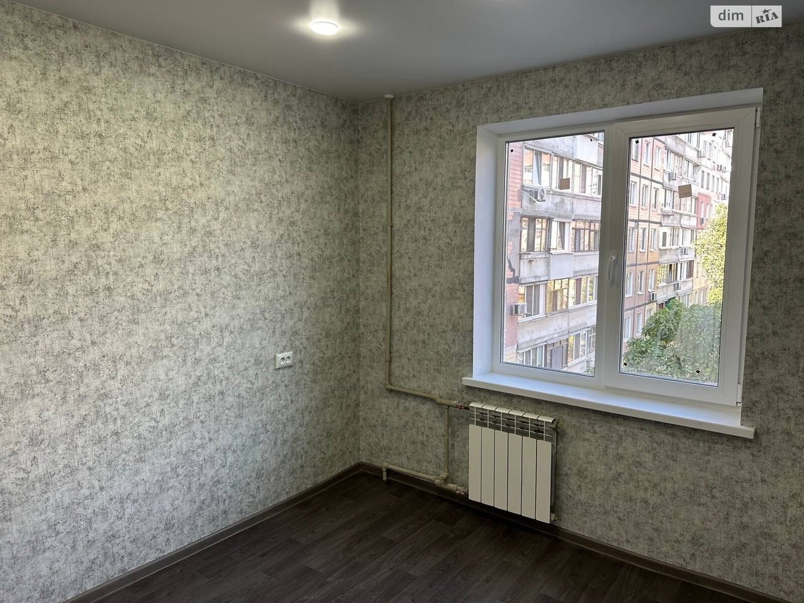 Продажа трехкомнатной квартиры в Днепре, на просп. Мира 6, район Амур-Нижнеднепровский фото 1