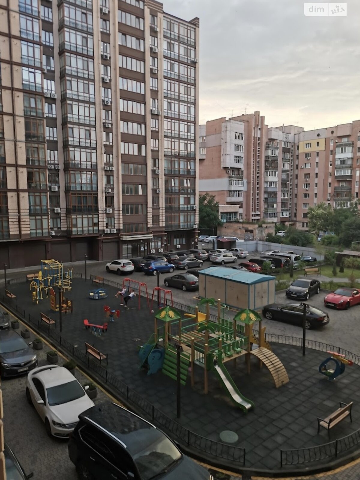 Продажа трехкомнатной квартиры в Днепре, на ул. Антоновича Владимира 36Д, фото 1