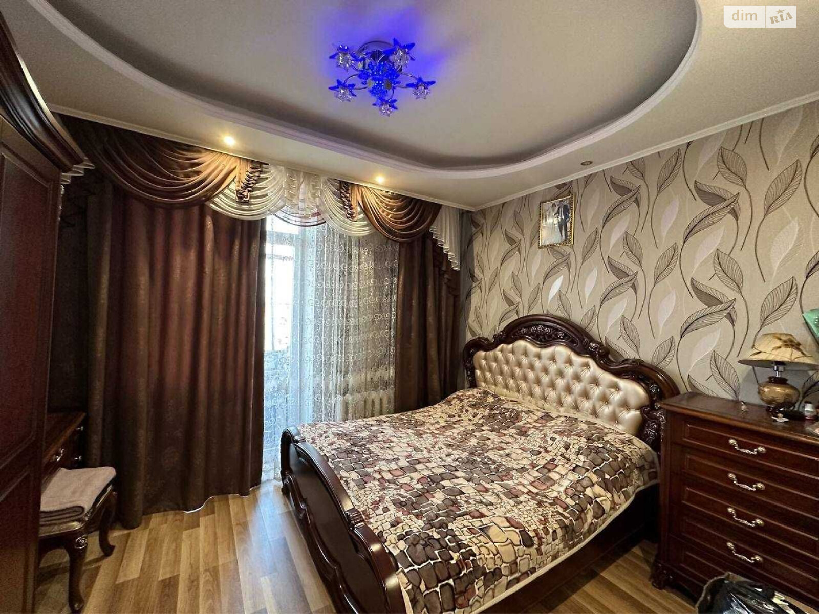 Продаж двокімнатної квартири в Дніпрі, на пл. Старомостова 1, фото 1