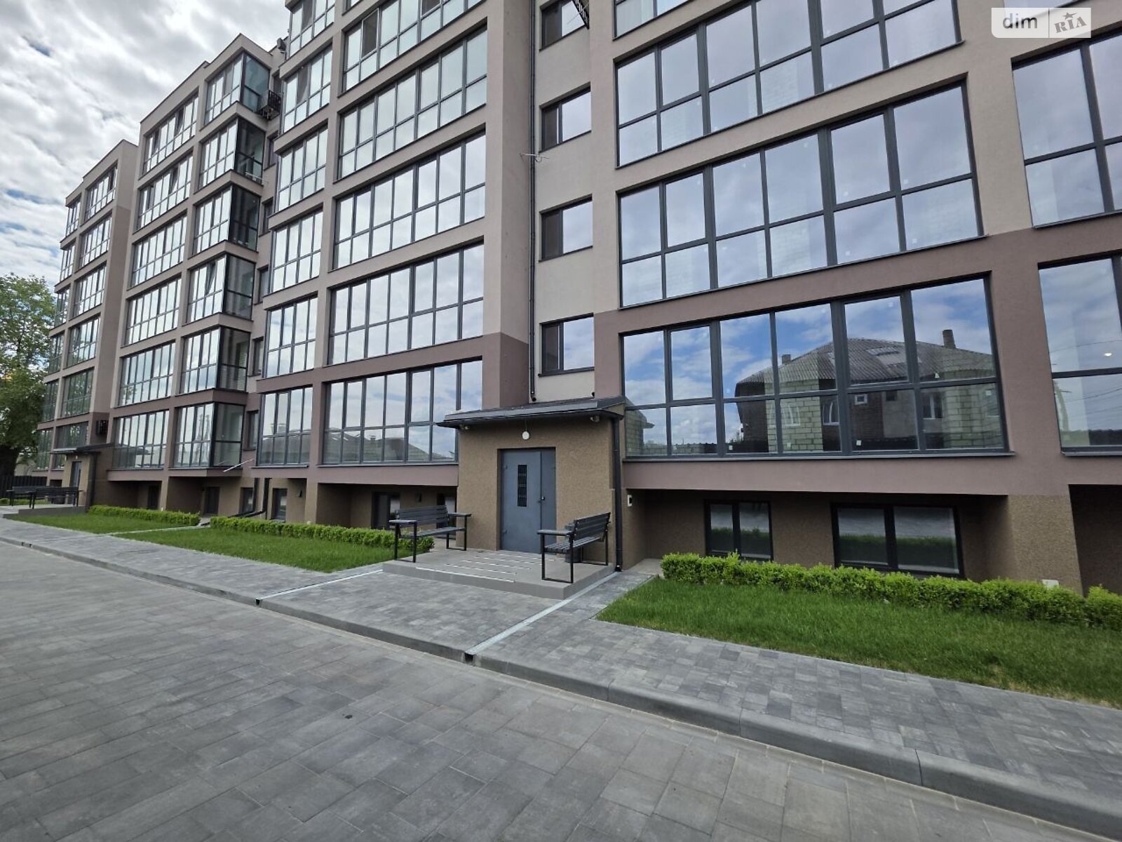 Продажа двухкомнатной квартиры в Днепре, на ул. Мольера 75А, район Боржом фото 1 Продажа двухкомнатной квартиры в Днепре, на ул. Мольера 75А, район Боржом фото 1