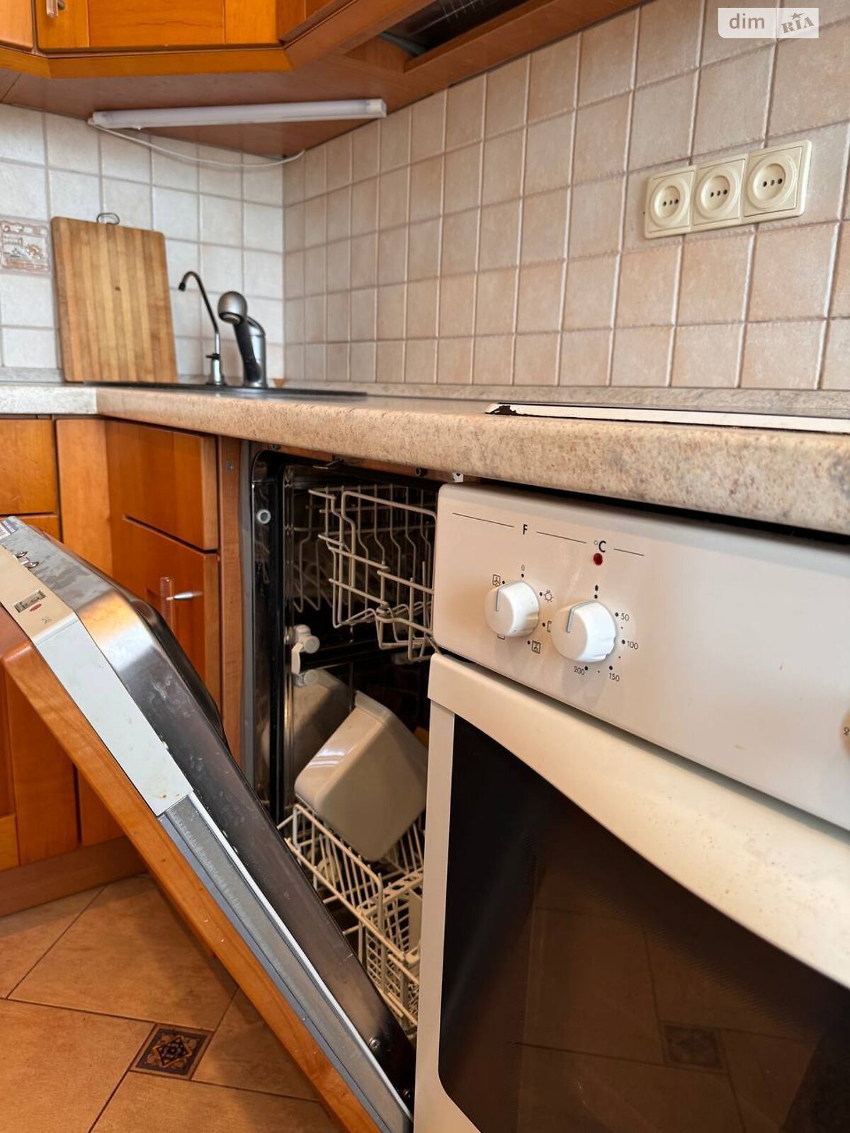 Продажа трехкомнатной квартиры в Днепре, на ул. Национальной Гвардии 5, район Чечеловский фото 1 Продажа трехкомнатной квартиры в Днепре, на ул. Национальной Гвардии 5, район Чечеловский фото 1