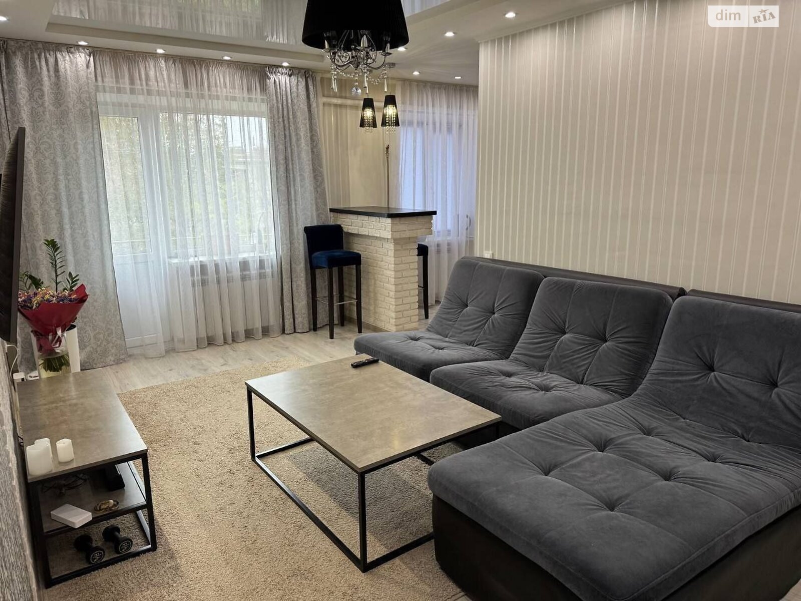 Продажа трехкомнатной квартиры в Днепре, на просп. Науки 99, район ДИИТ фото 1 Продажа трехкомнатной квартиры в Днепре, на просп. Науки 99, район ДИИТ фото 1