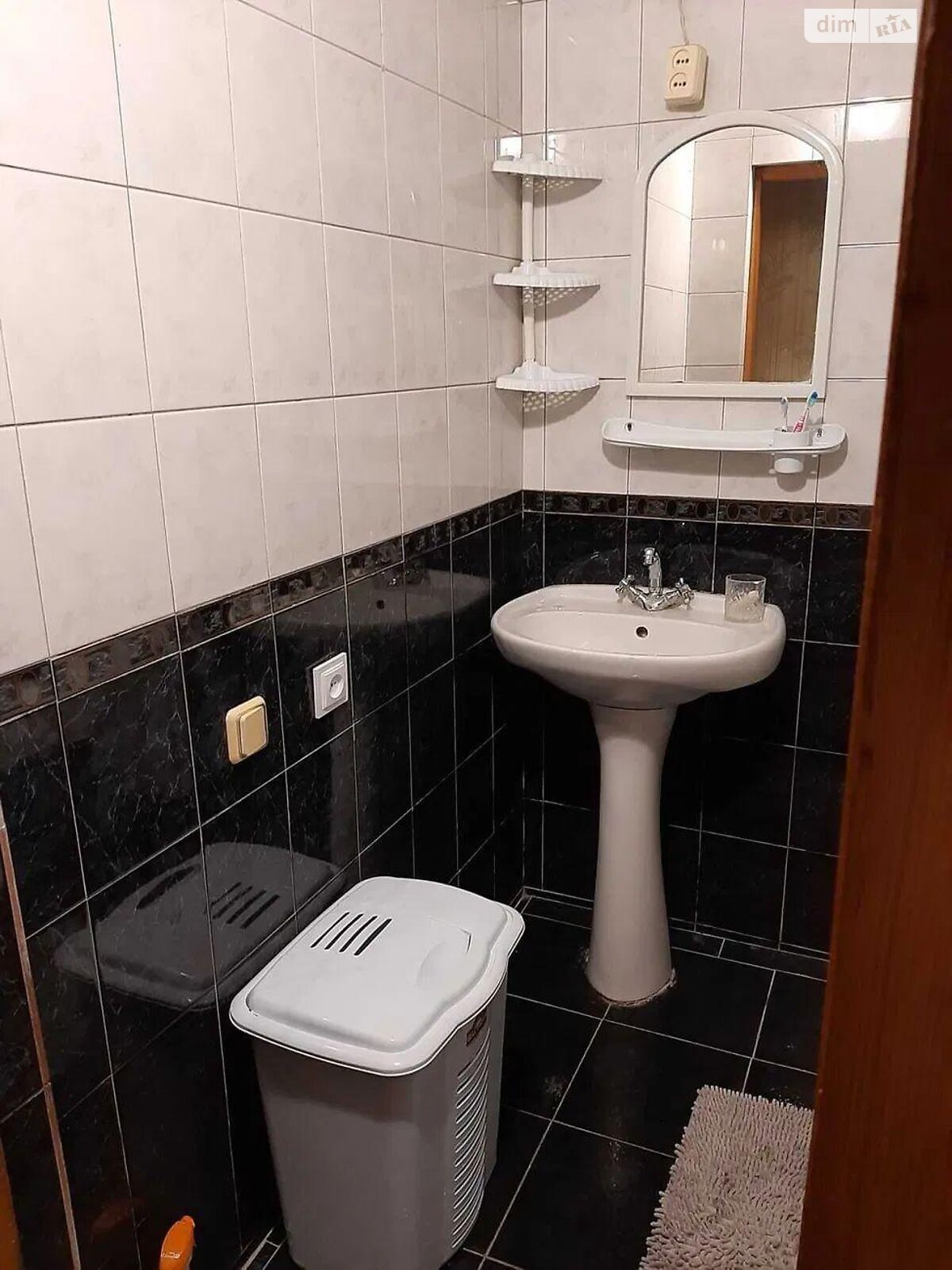 Продажа трехкомнатной квартиры в Днепре, на ул. Новогодняя 45, район ДИИТ фото 1 Продажа трехкомнатной квартиры в Днепре, на ул. Новогодняя 45, район ДИИТ фото 1