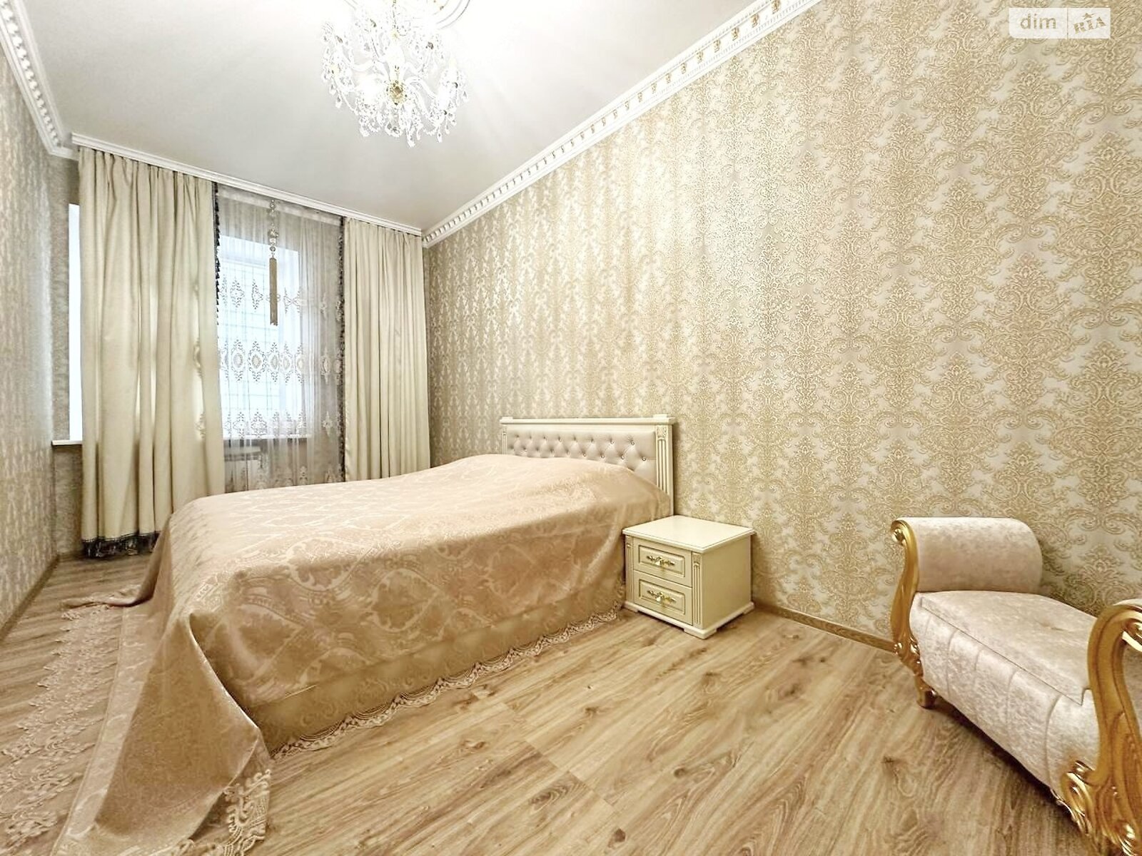 Продажа трехкомнатной квартиры в Днепре, на просп. Сергея Нигояна 3, фото 1