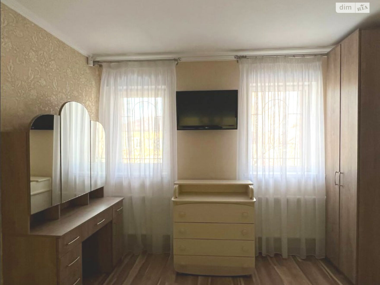Продаж трикімнатної квартири в Дніпрі, на вул. Вартових Неба, район Єврейська слобода фото 1 Продаж трикімнатної квартири в Дніпрі, на вул. Вартових Неба, район Єврейська слобода фото 1