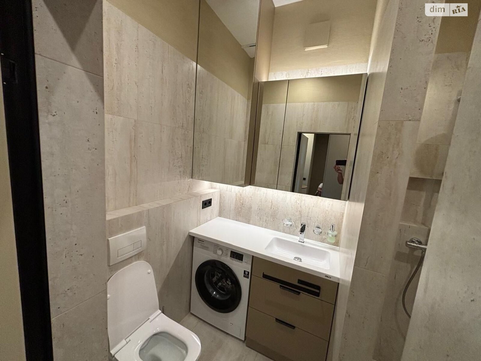 Продажа двухкомнатной квартиры в Днепре, на ул. Короленко 43, район Еврейская слобода фото 1 Продажа двухкомнатной квартиры в Днепре, на ул. Короленко 43, район Еврейская слобода фото 1