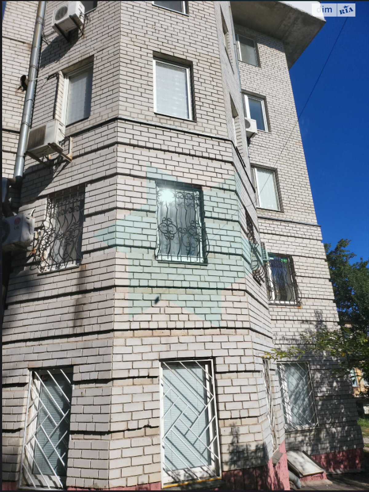 Продажа трехкомнатной квартиры в Днепре, на пл. Троицкая 40, район Еврейская слобода фото 1 Продажа трехкомнатной квартиры в Днепре, на пл. Троицкая 40, район Еврейская слобода фото 1