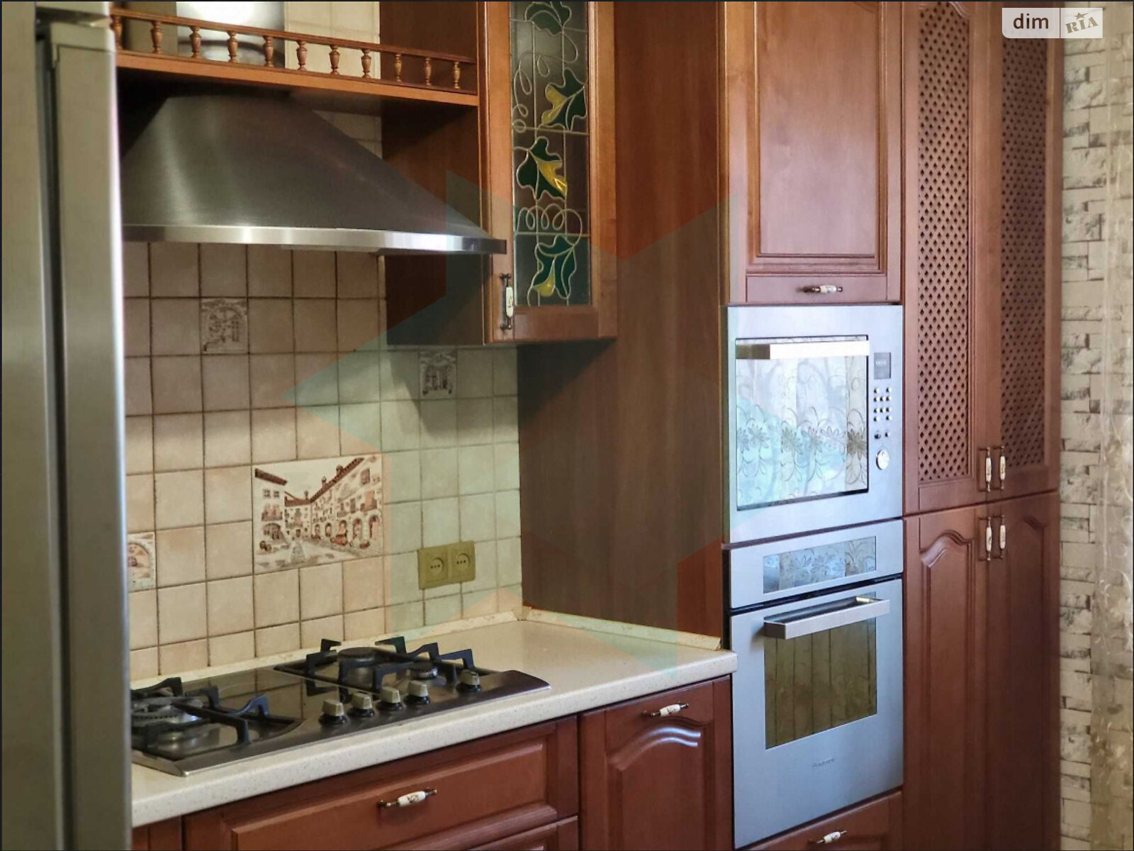 Продажа трехкомнатной квартиры в Днепре, на пл. Троицкая 40, район Еврейская слобода фото 1 Продажа трехкомнатной квартиры в Днепре, на пл. Троицкая 40, район Еврейская слобода фото 1
