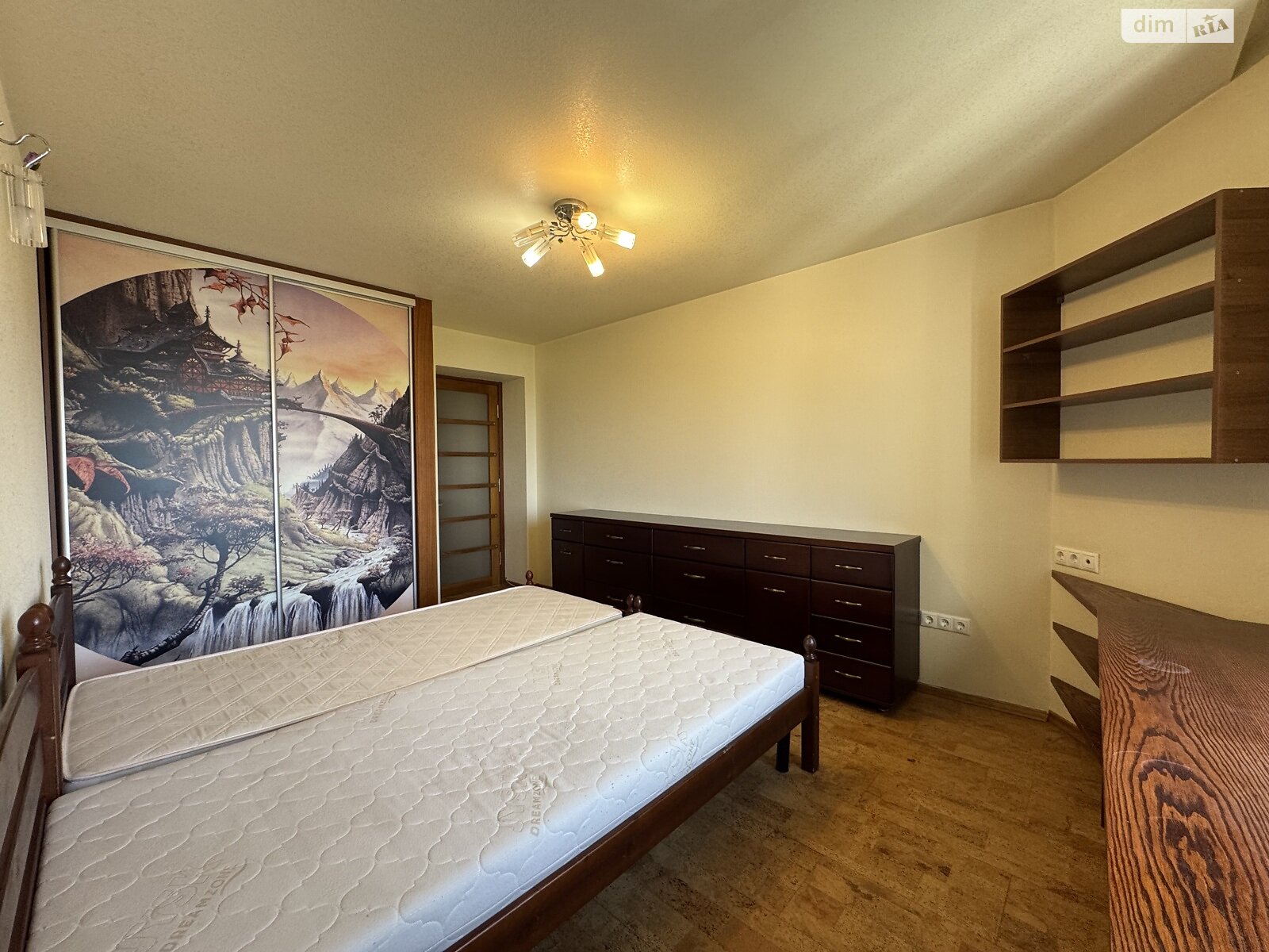 Продажа трехкомнатной квартиры в Днепре, на ул. Троицкая, район Еврейская слобода фото 1