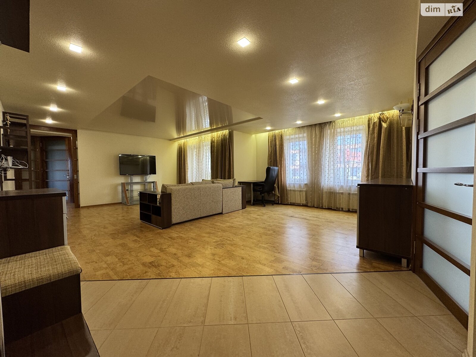 Продажа трехкомнатной квартиры в Днепре, на ул. Троицкая, район Еврейская слобода фото 1