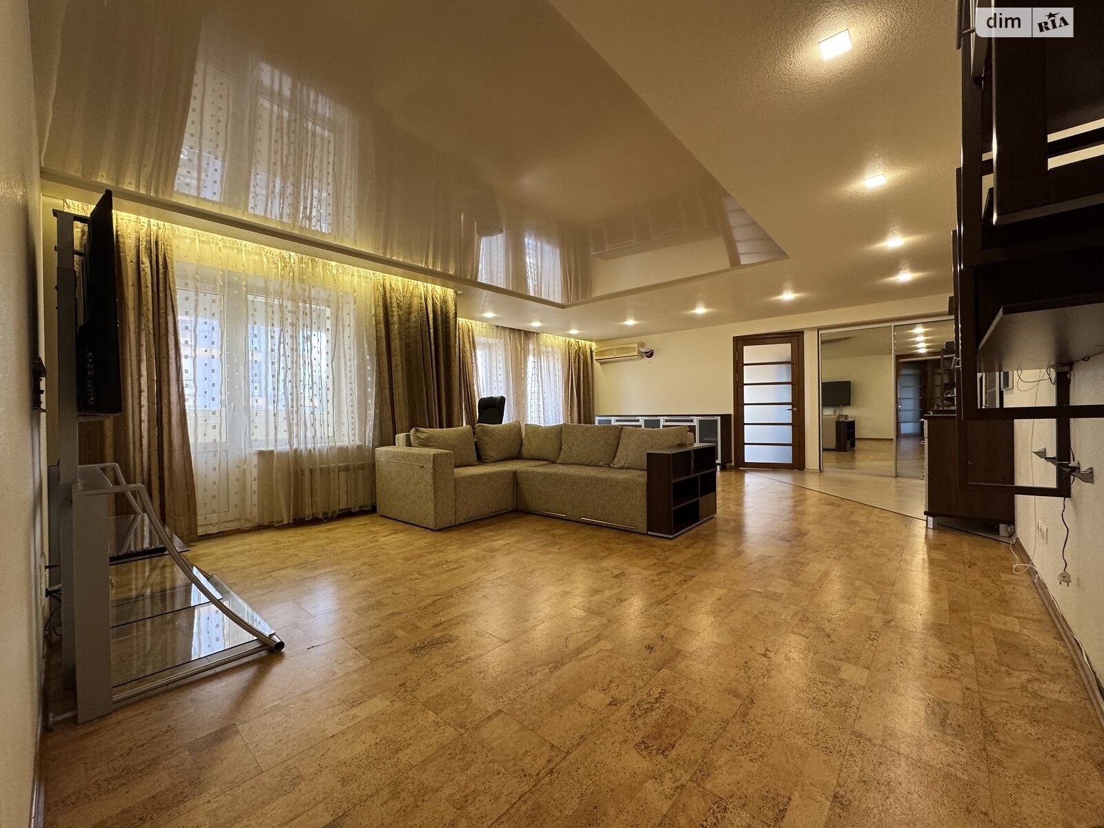 Продажа трехкомнатной квартиры в Днепре, на ул. Троицкая, район Еврейская слобода фото 1