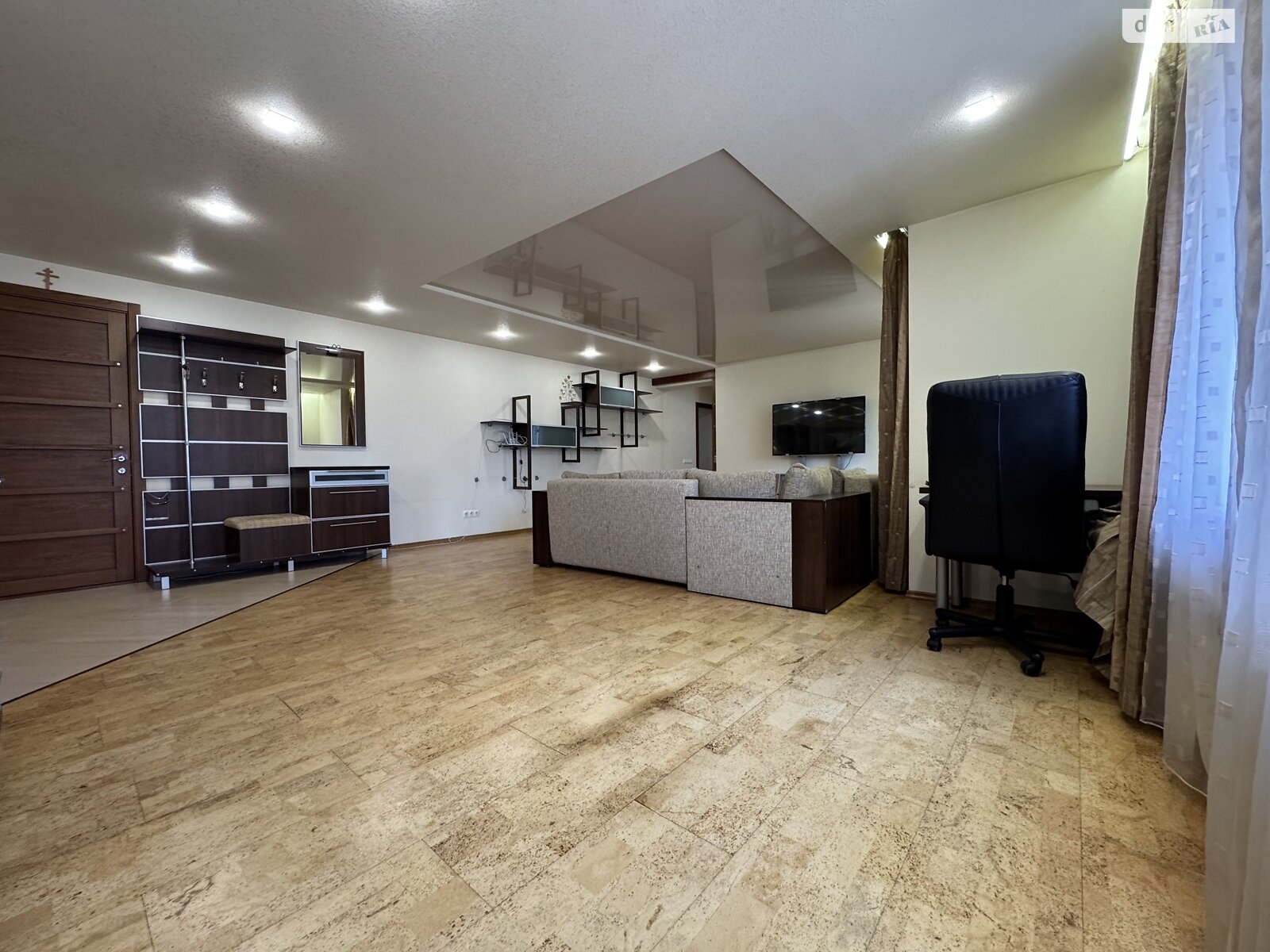 Продажа трехкомнатной квартиры в Днепре, на ул. Троицкая, район Еврейская слобода фото 1