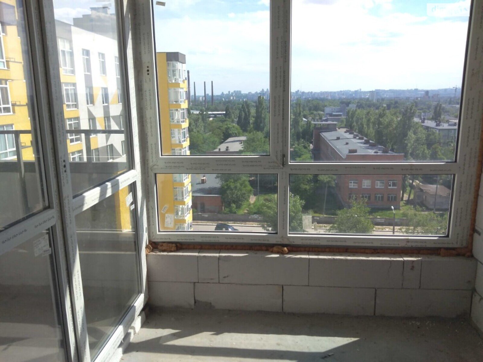 Продажа трехкомнатной квартиры в Днепре, на ул. Хмельницкого Богдана 11, район Индустриальный фото 1
