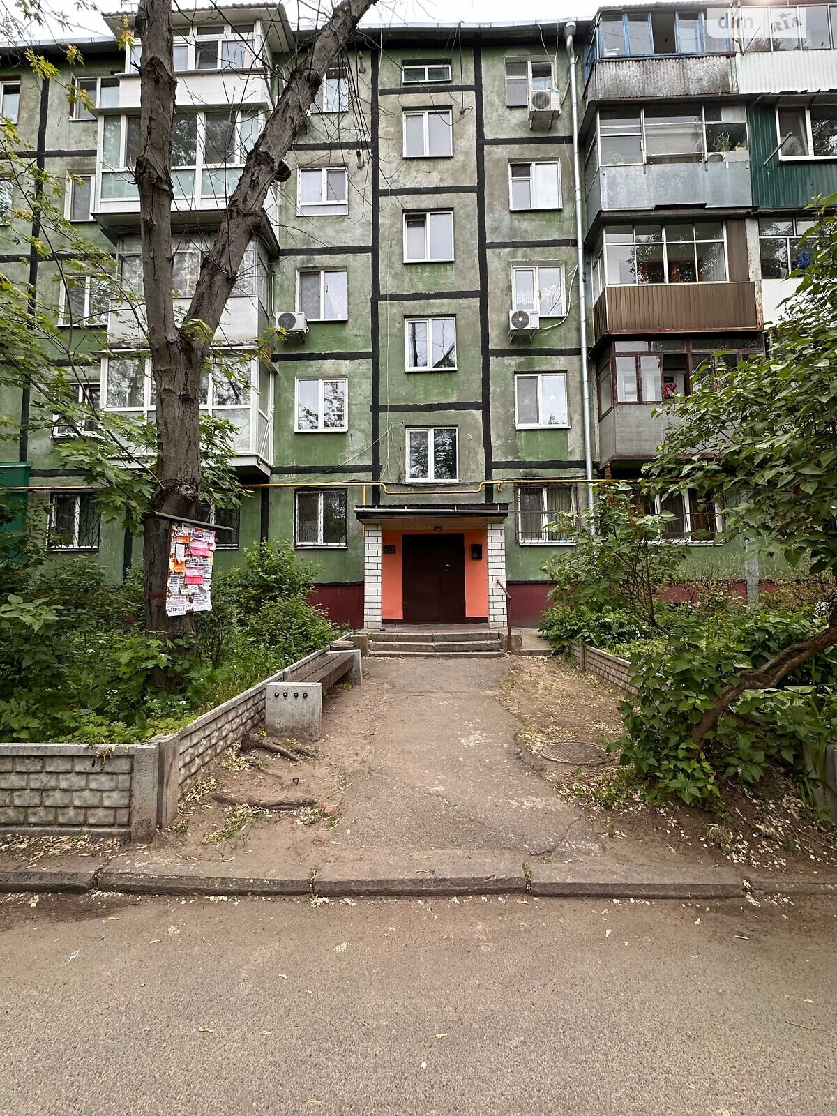 Продажа трехкомнатной квартиры в Днепре, на ул. Хмельницкого Богдана 27, район Индустриальный фото 1