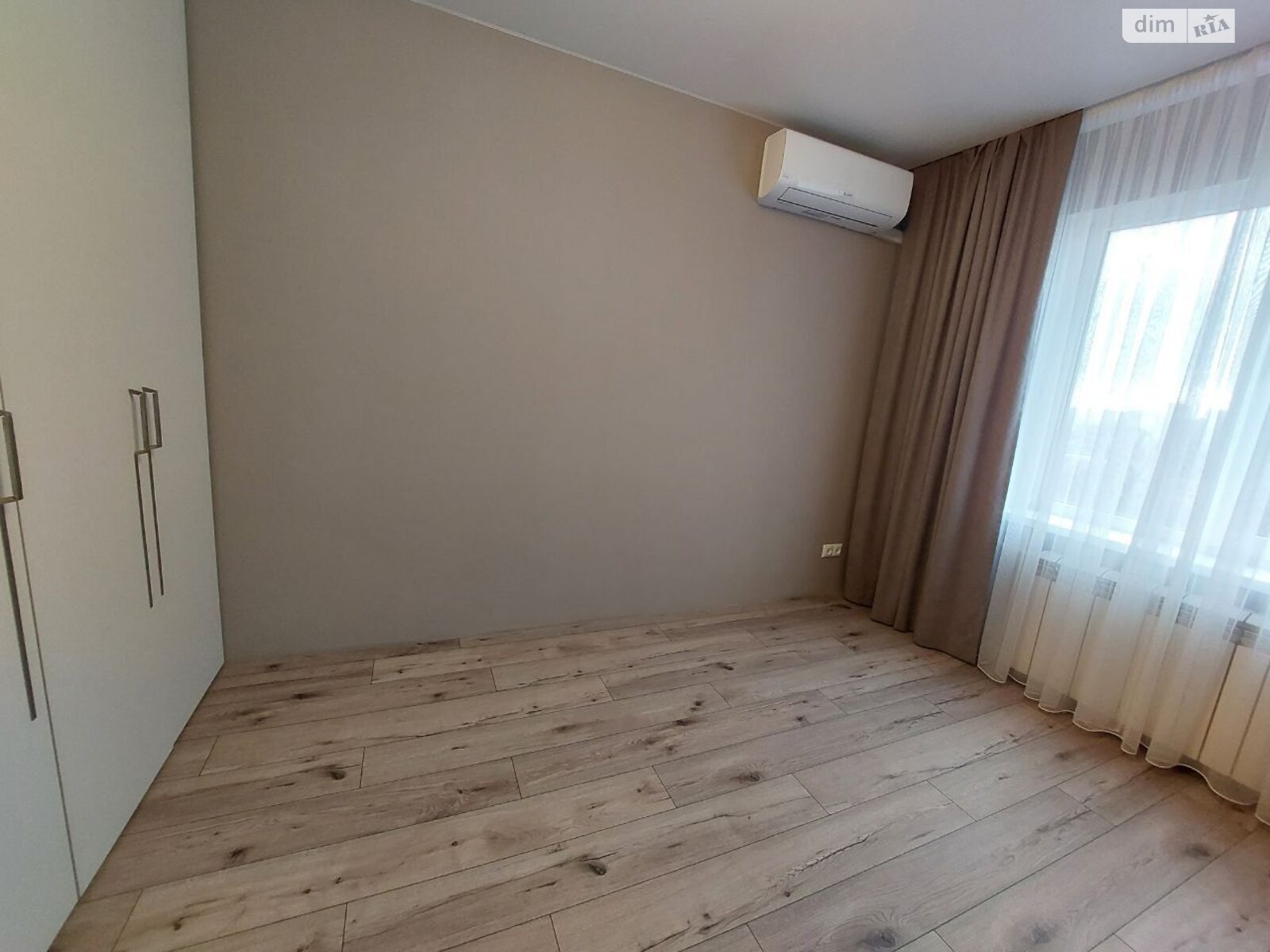 Продаж двокімнатної квартири в Дніпрі, на вул. Янтарна 75, район Індустріальний фото 1 Продаж двокімнатної квартири в Дніпрі, на вул. Янтарна 75, район Індустріальний фото 1