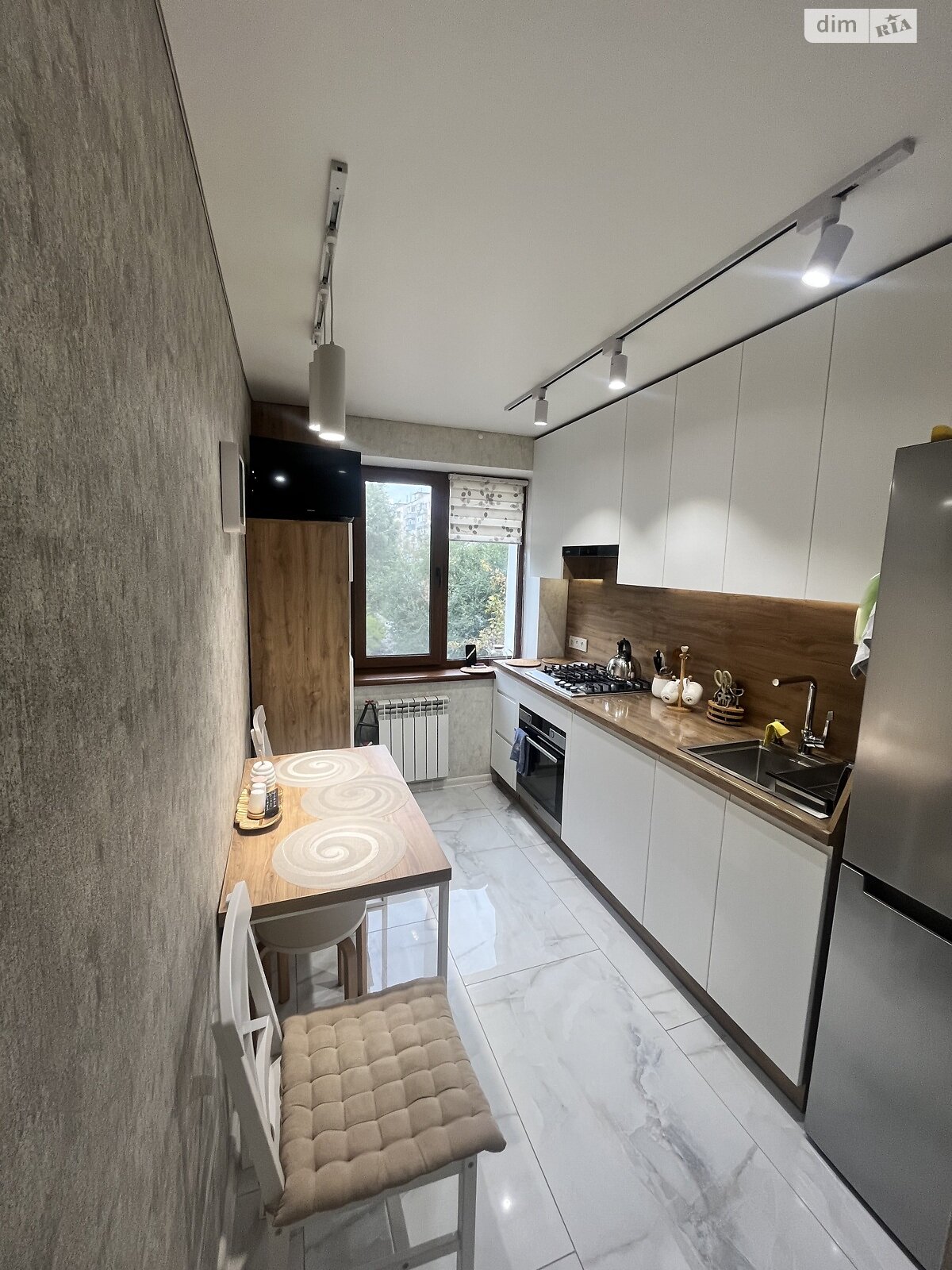 Продажа трехкомнатной квартиры в Днепре, на ул. Калиновая 77А корпус 1, район Калиновая Правда фото 1