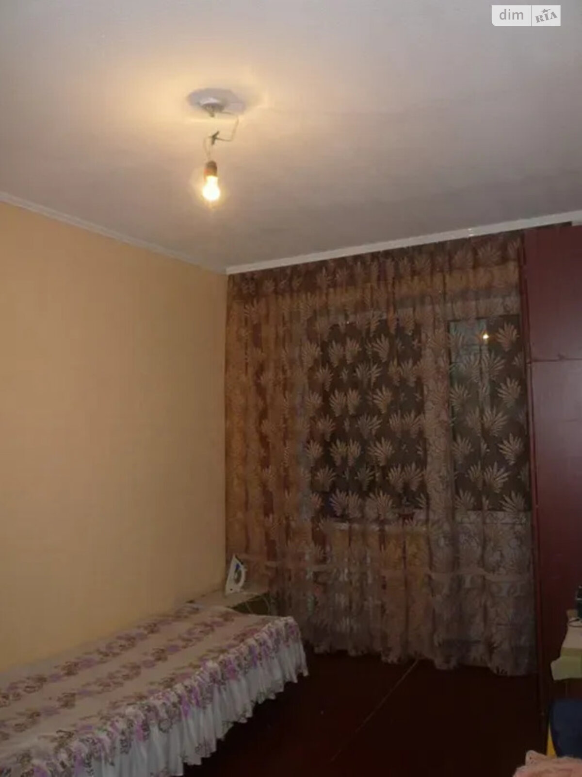 Продажа трехкомнатной квартиры в Днепре, на ул. Беляева Замполита 4, район Каменский фото 1
