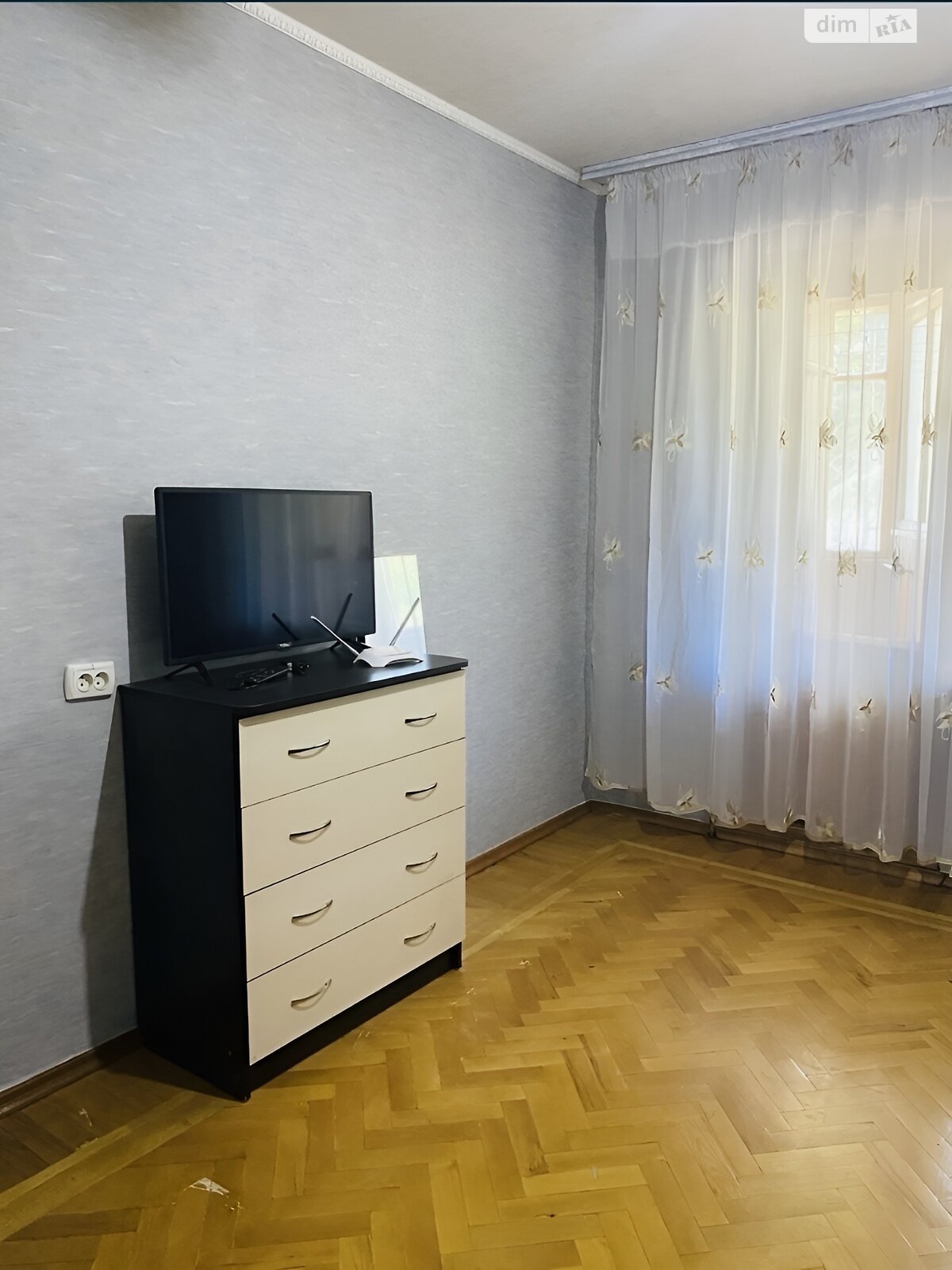 Продажа трехкомнатной квартиры в Днепре, на шоссе Донецкое, район Каменский фото 1 Продажа трехкомнатной квартиры в Днепре, на шоссе Донецкое, район Каменский фото 1