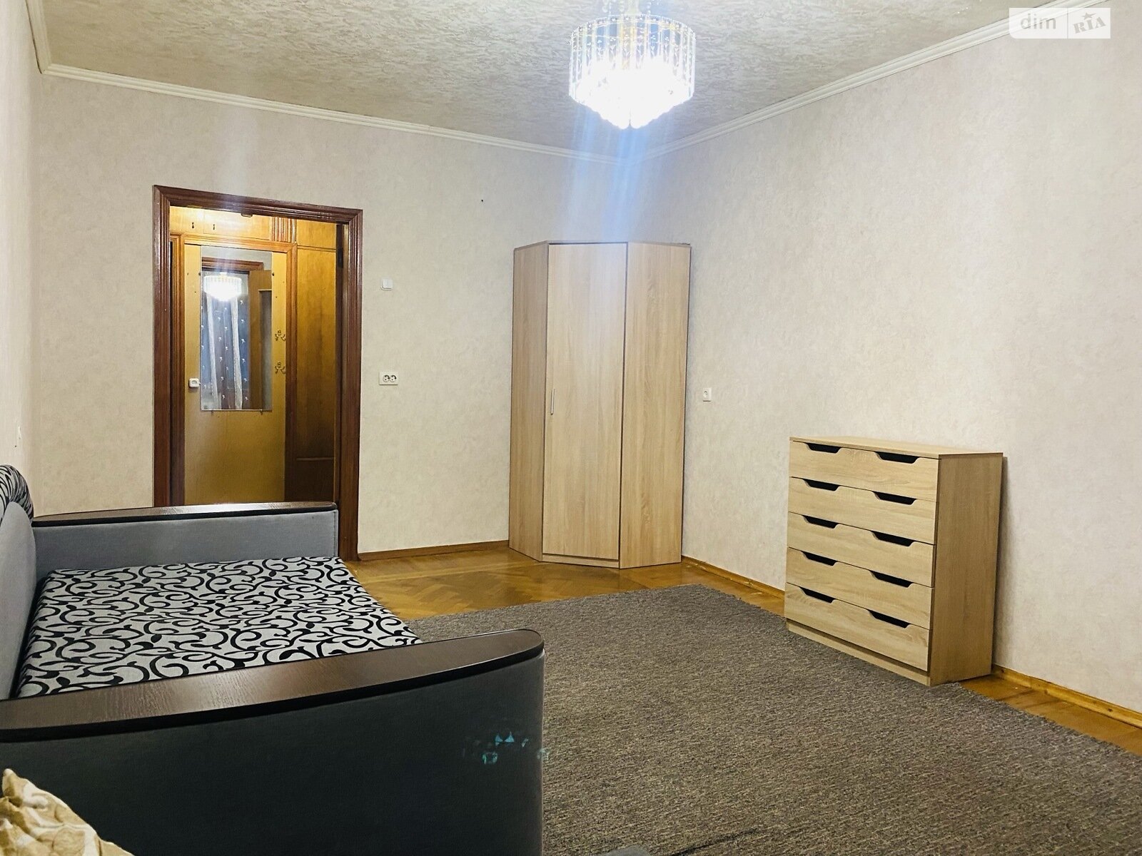 Продажа трехкомнатной квартиры в Днепре, на шоссе Донецкое, район Каменский фото 1 Продажа трехкомнатной квартиры в Днепре, на шоссе Донецкое, район Каменский фото 1