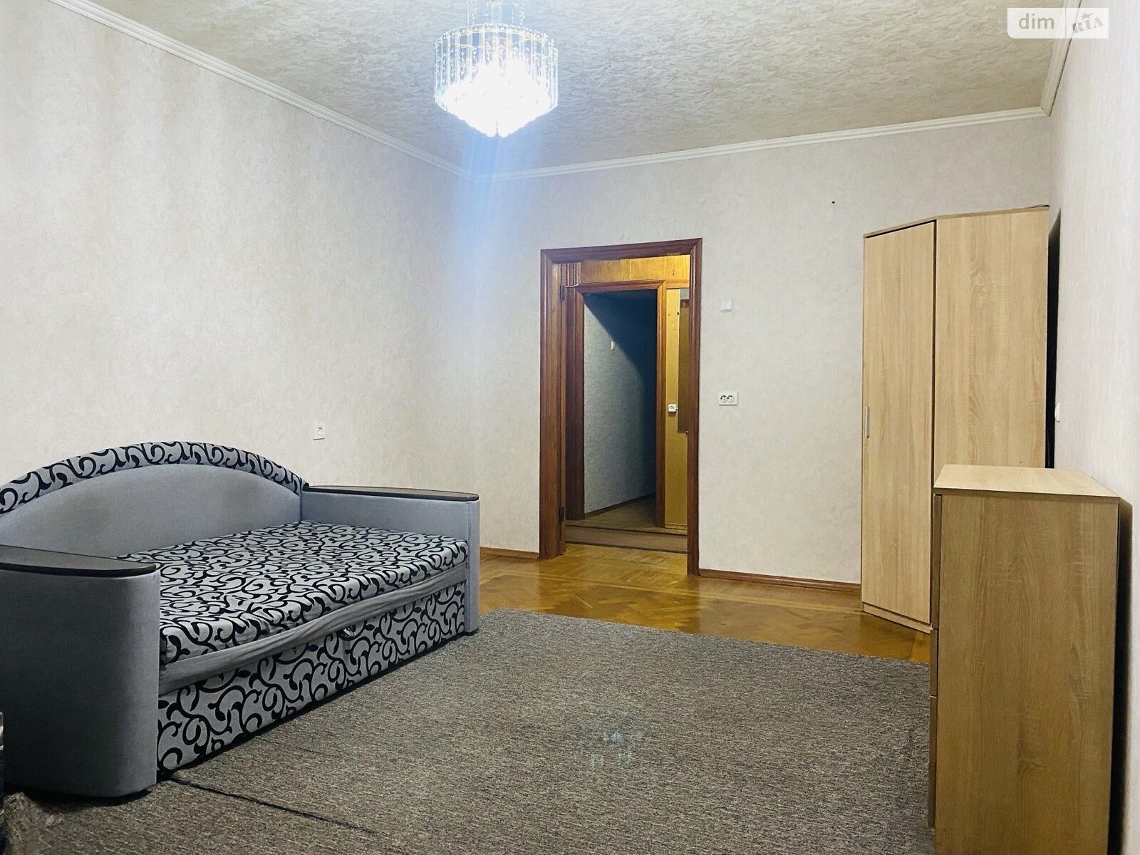 Продажа трехкомнатной квартиры в Днепре, на шоссе Донецкое, район Каменский фото 1 Продажа трехкомнатной квартиры в Днепре, на шоссе Донецкое, район Каменский фото 1