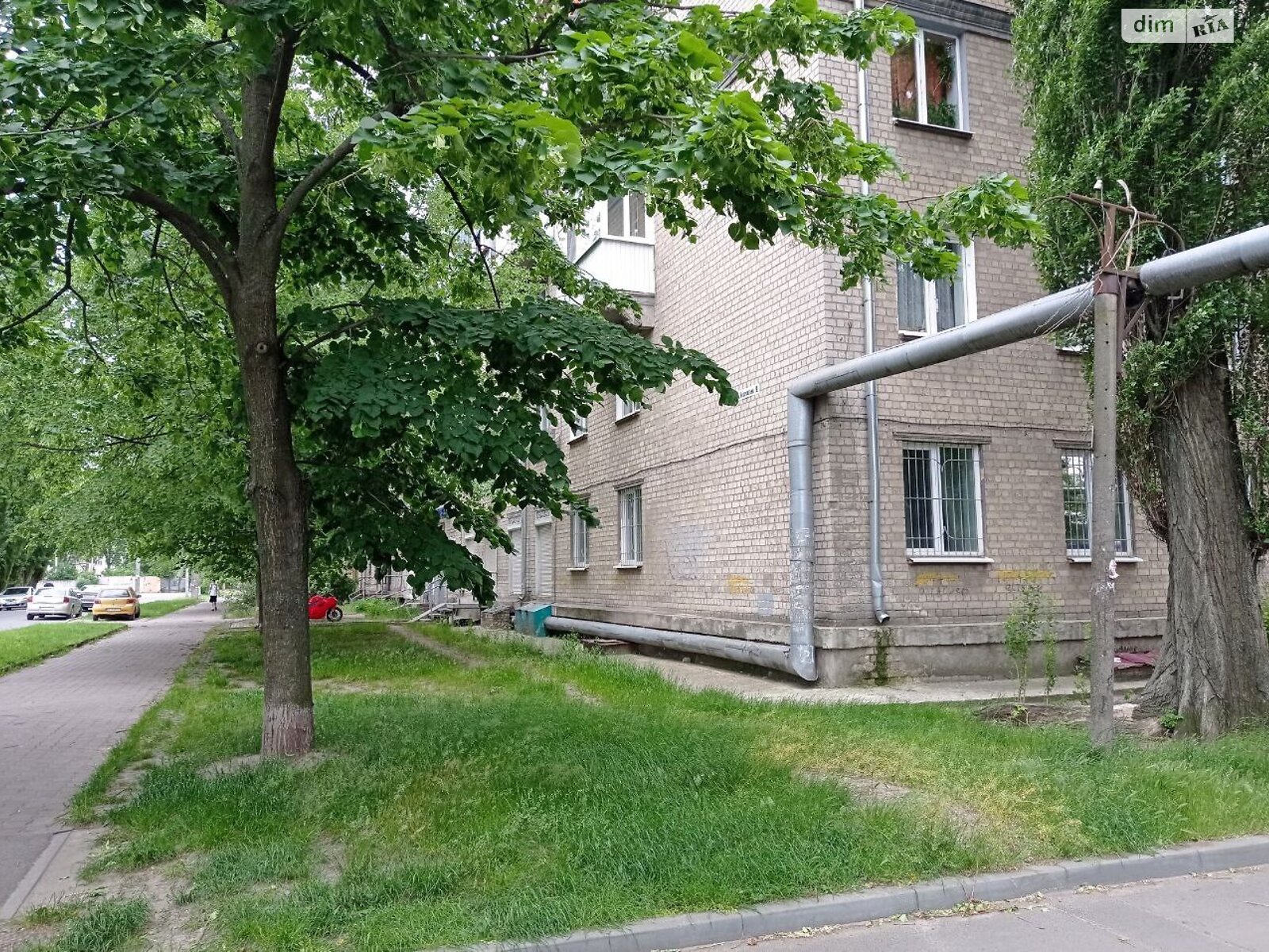 Продажа трехкомнатной квартиры в Днепре, на ул. Универсальная 9, район Кирилловка фото 1 Продажа трехкомнатной квартиры в Днепре, на ул. Универсальная 9, район Кирилловка фото 1
