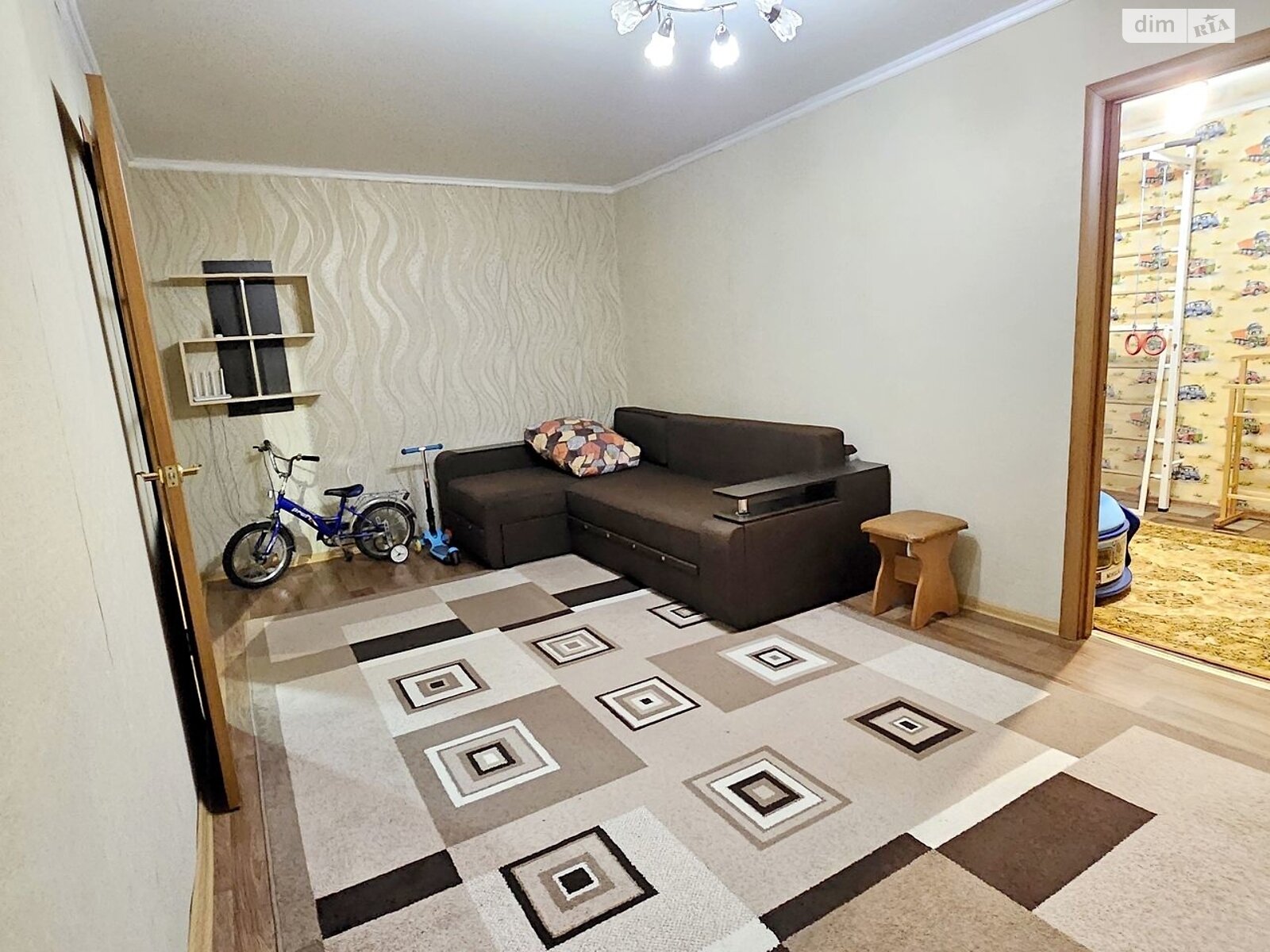 Продажа двухкомнатной квартиры в Днепре, на ул. Хмельницкого Богдана, район Косиора фото 1 Продажа двухкомнатной квартиры в Днепре, на ул. Хмельницкого Богдана, район Косиора фото 1