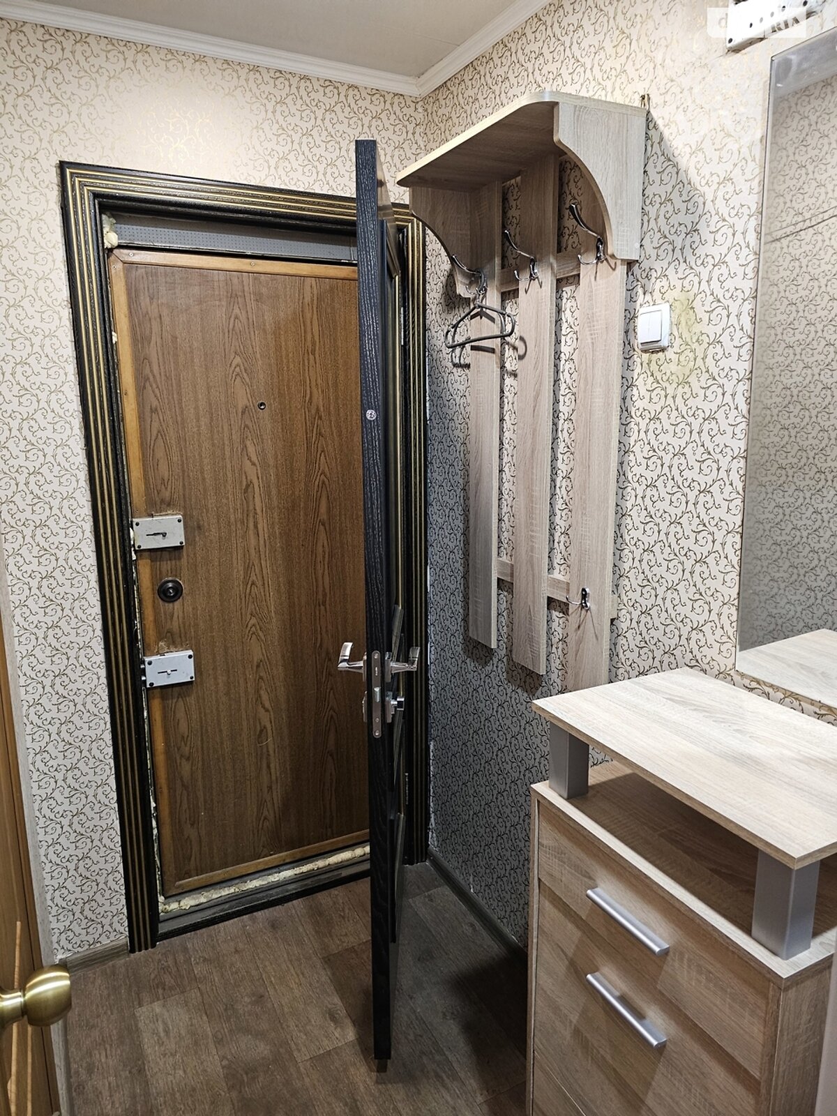 Продажа двухкомнатной квартиры в Днепре, на ул. Хмельницкого Богдана, район Косиора фото 1 Продажа двухкомнатной квартиры в Днепре, на ул. Хмельницкого Богдана, район Косиора фото 1