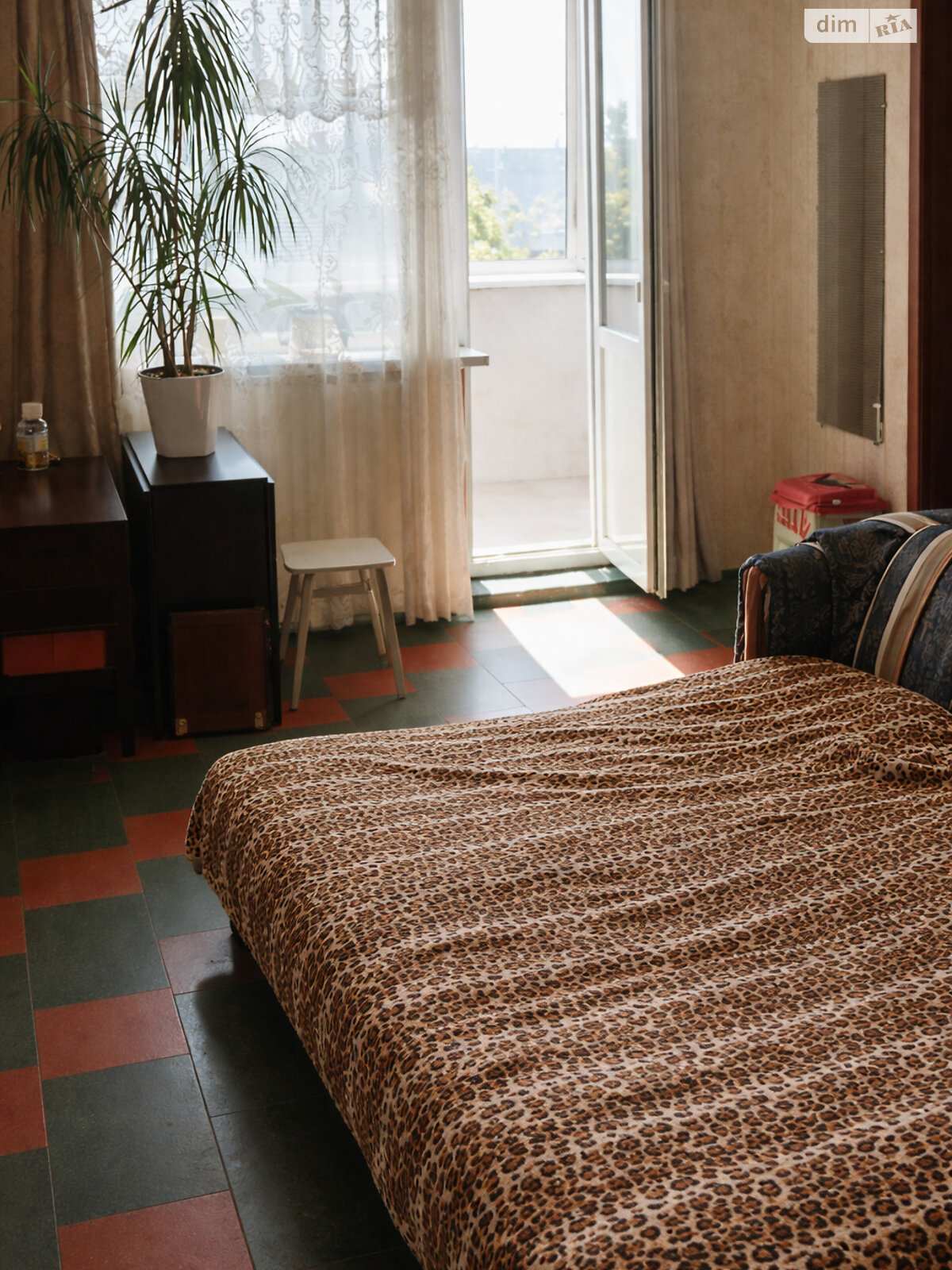 Продажа четырехкомнатной квартиры в Днепре, на ул. Хмельницкого Богдана 24, район Косиора фото 1 Продажа четырехкомнатной квартиры в Днепре, на ул. Хмельницкого Богдана 24, район Косиора фото 1