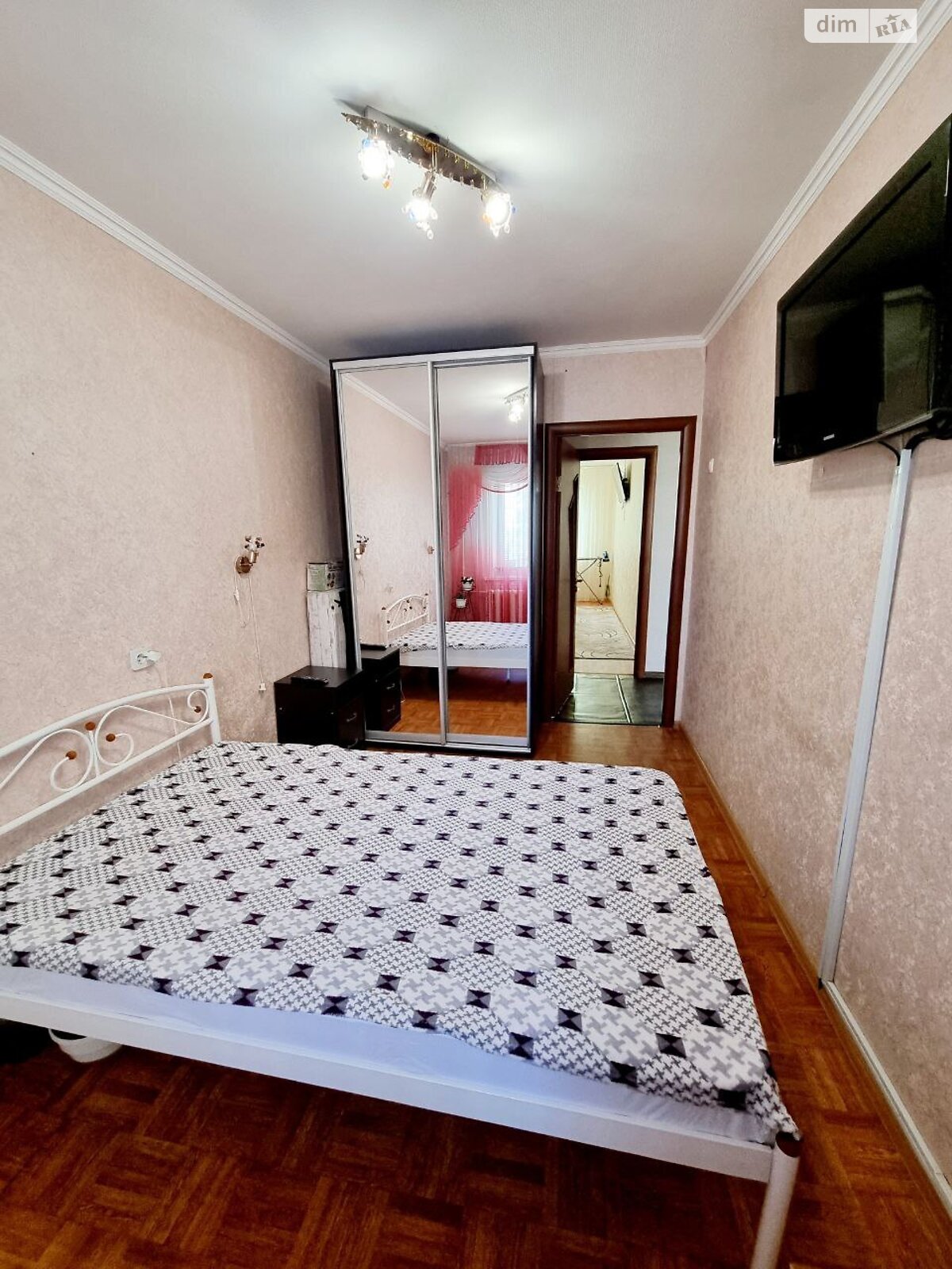 Продажа трехкомнатной квартиры в Днепре, на ул. Квитки Цисык 3, район Косиора фото 1 Продажа трехкомнатной квартиры в Днепре, на ул. Квитки Цисык 3, район Косиора фото 1