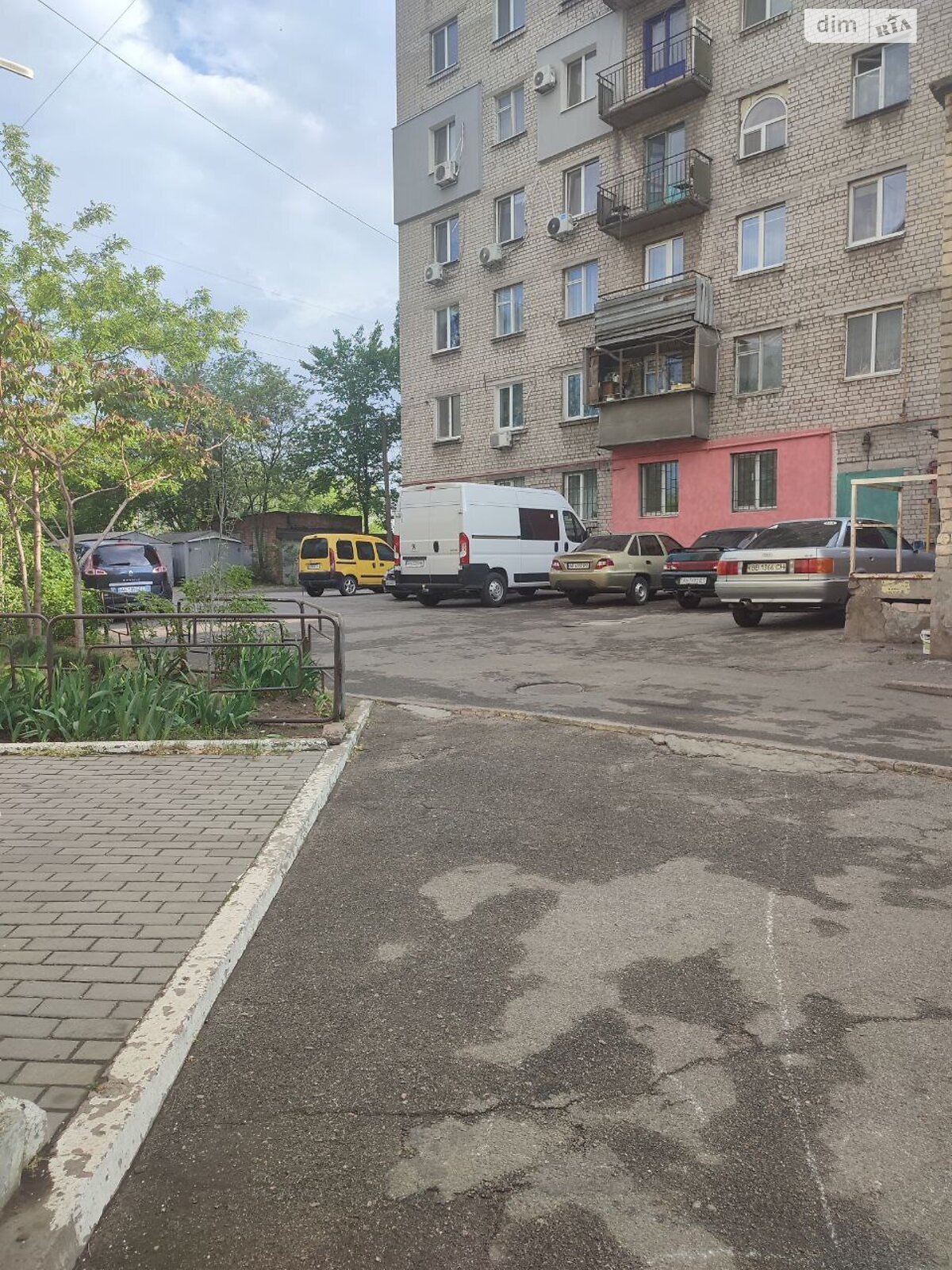 Продажа трехкомнатной квартиры в Днепре, на ул. Осенняя, район Косиора фото 1 Продажа трехкомнатной квартиры в Днепре, на ул. Осенняя, район Косиора фото 1