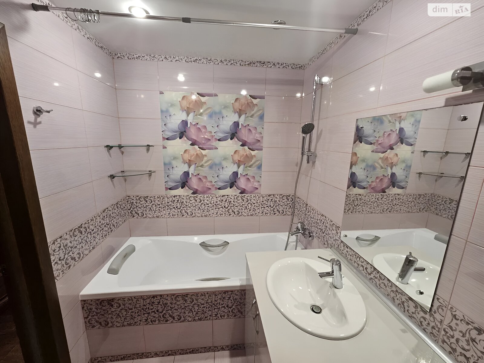 Продажа трехкомнатной квартиры в Днепре, на просп. Слобожанский 72, район Косиора фото 1 Продажа трехкомнатной квартиры в Днепре, на просп. Слобожанский 72, район Косиора фото 1