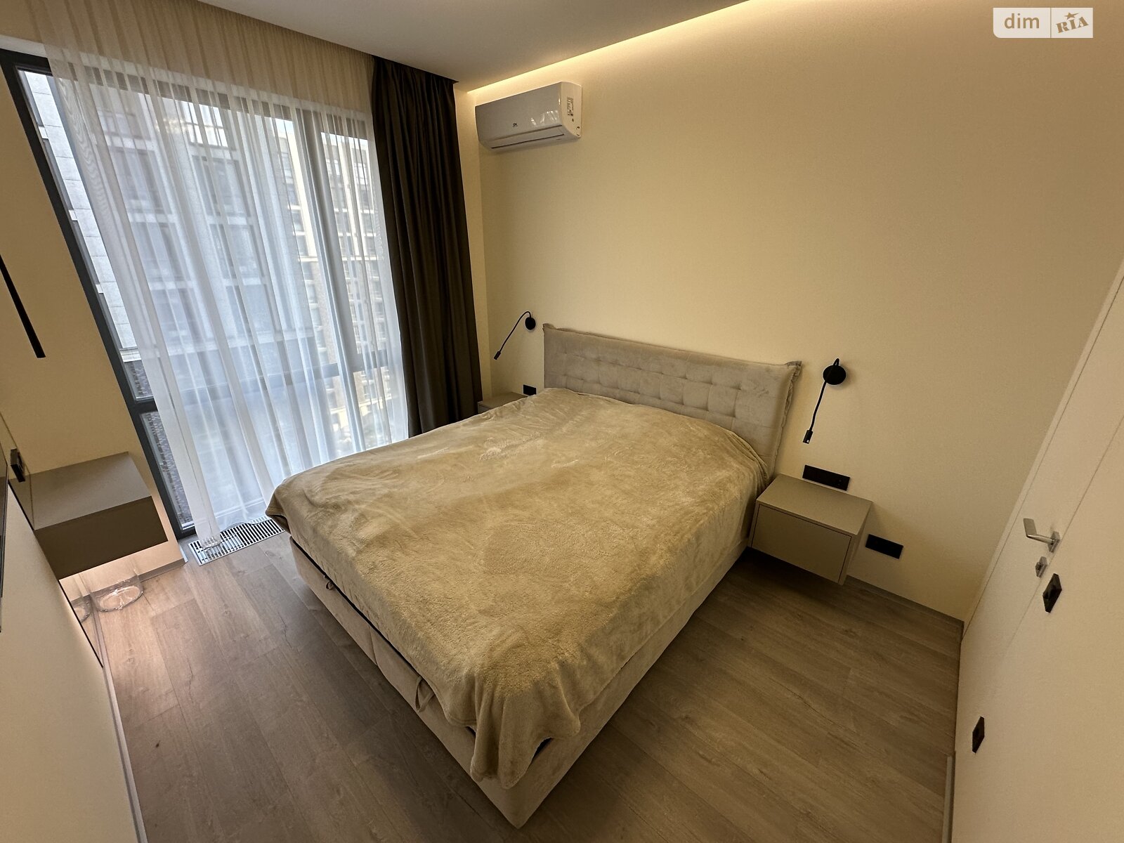 Продажа трехкомнатной квартиры в Днепре, на ул. Костомаровская 1А, фото 1