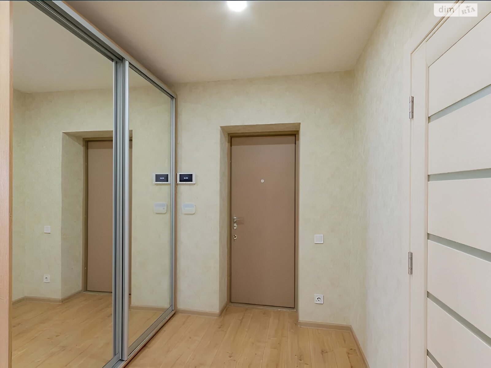 Продажа трехкомнатной квартиры в Днепре, на ул. Большая Диивська 24А, район Красный Камень фото 1 Продажа трехкомнатной квартиры в Днепре, на ул. Большая Диивська 24А, район Красный Камень фото 1