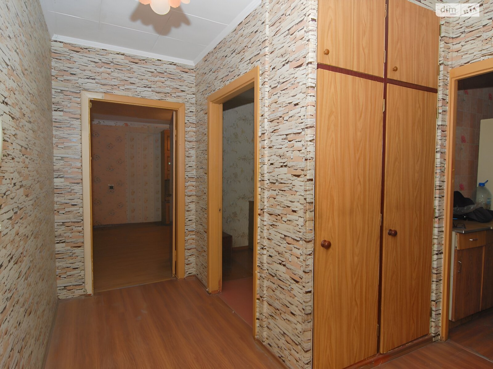 Продаж трикімнатної квартири в Дніпрі, на мас. Червоний Камінь 4, район Червоний Камінь фото 1 Продаж трикімнатної квартири в Дніпрі, на мас. Червоний Камінь 4, район Червоний Камінь фото 1