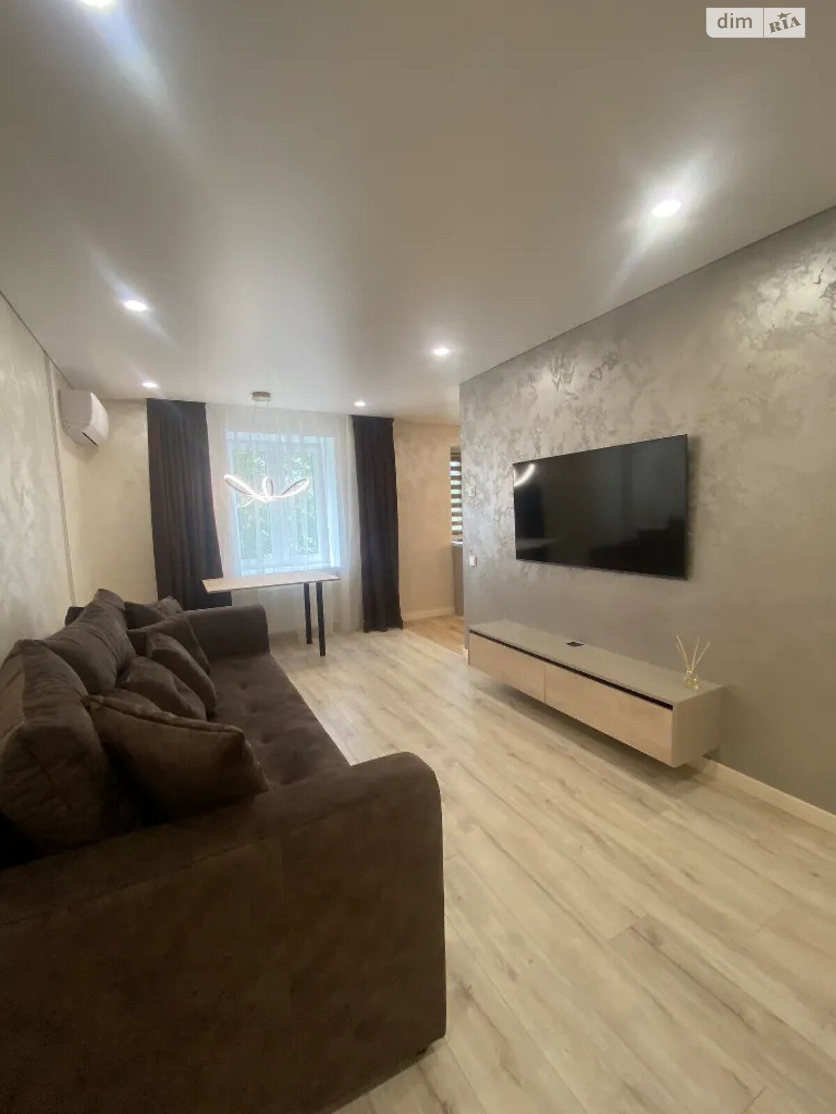 Продажа трехкомнатной квартиры в Днепре, на ул. Савкина 2, район Красный Камень фото 1 Продажа трехкомнатной квартиры в Днепре, на ул. Савкина 2, район Красный Камень фото 1