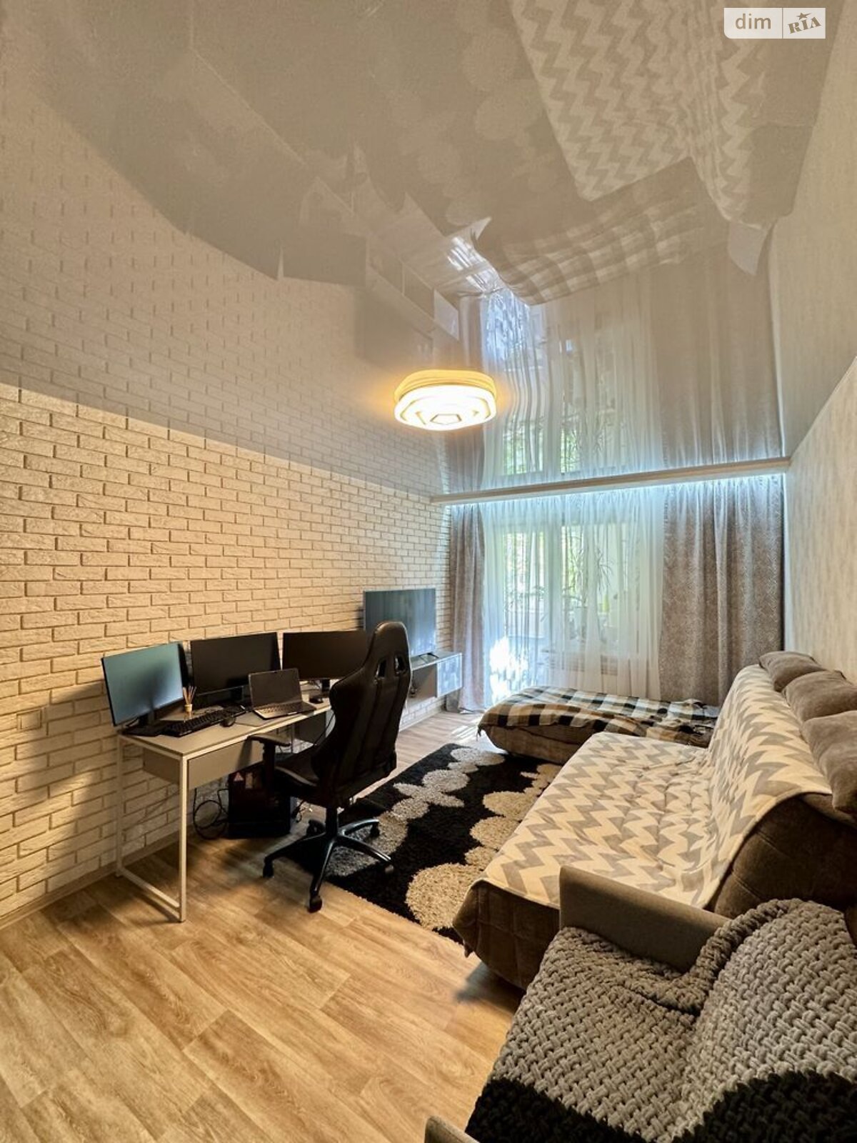 Продажа трехкомнатной квартиры в Днепре, на ул. Савкина 4, район Красный Камень фото 1 Продажа трехкомнатной квартиры в Днепре, на ул. Савкина 4, район Красный Камень фото 1